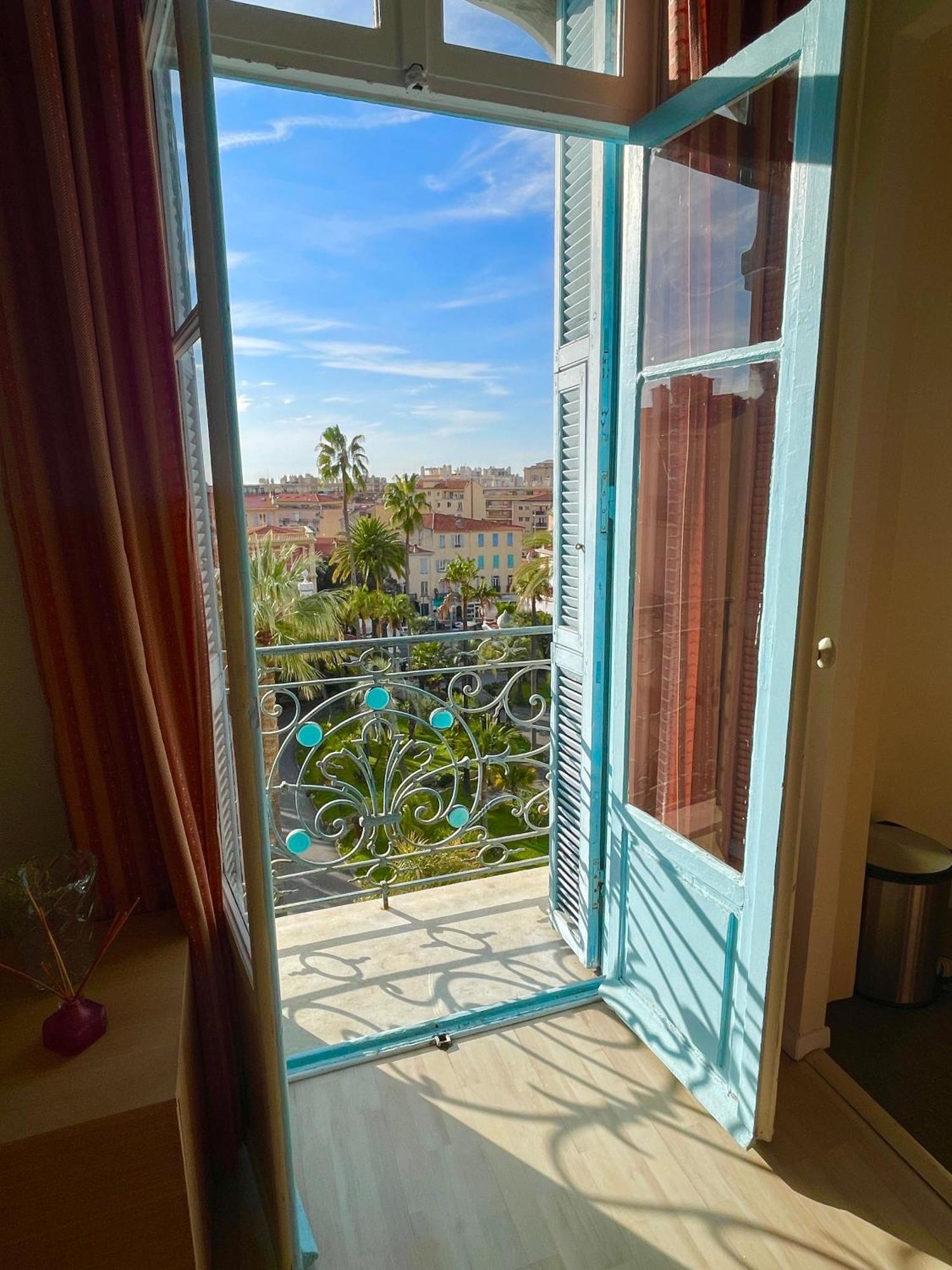 Studio with Garden View,1520943043:JPEG