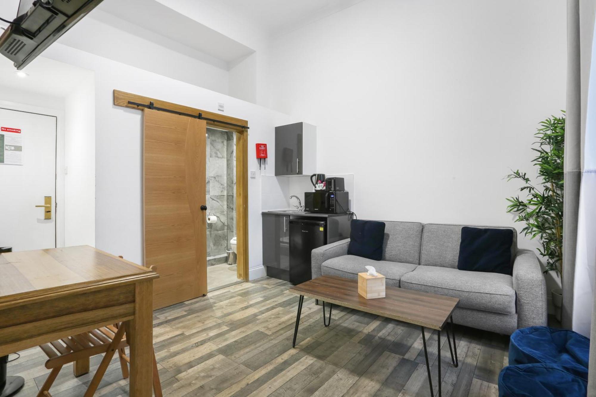 One-Bedroom Apartment