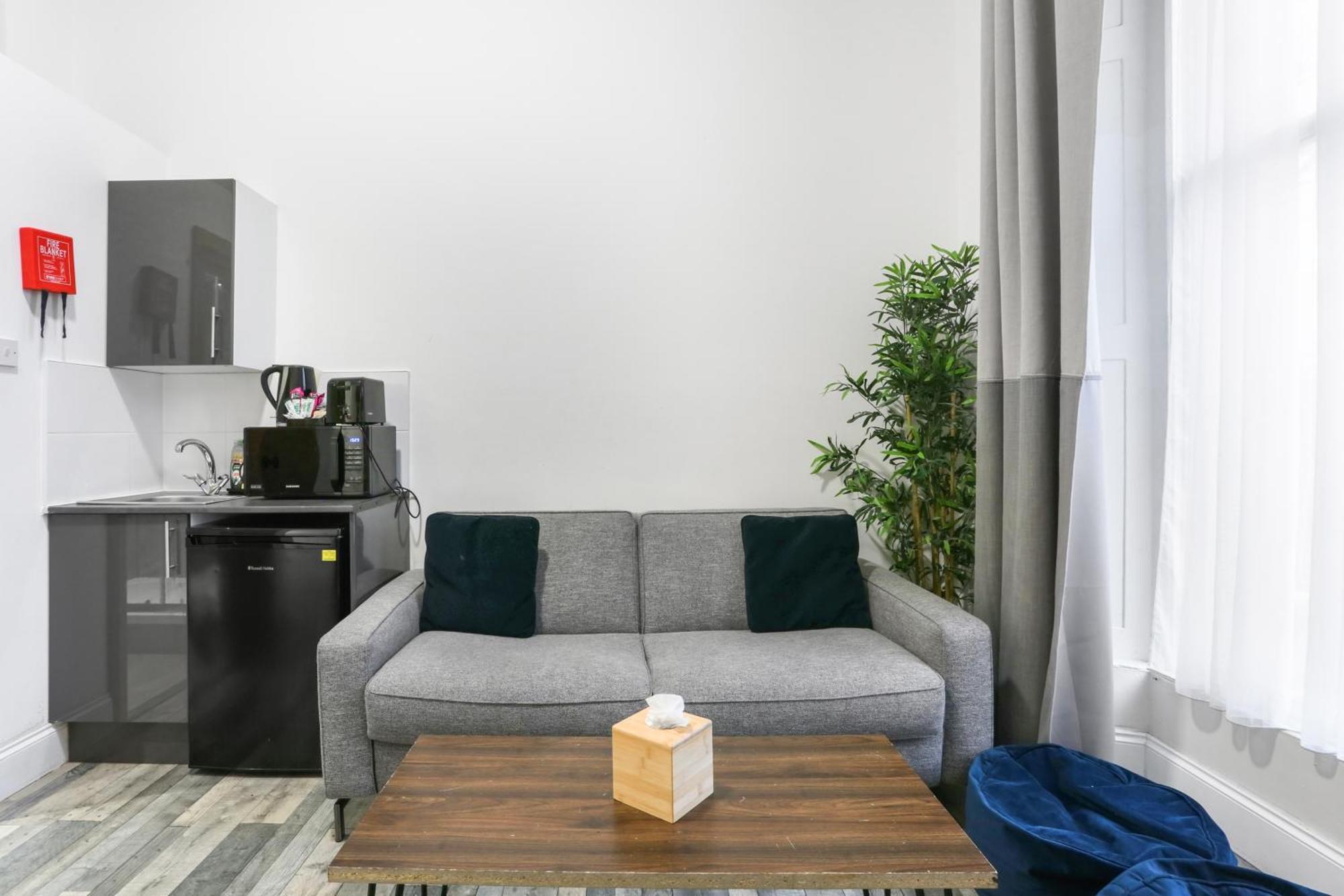 One-Bedroom Apartment