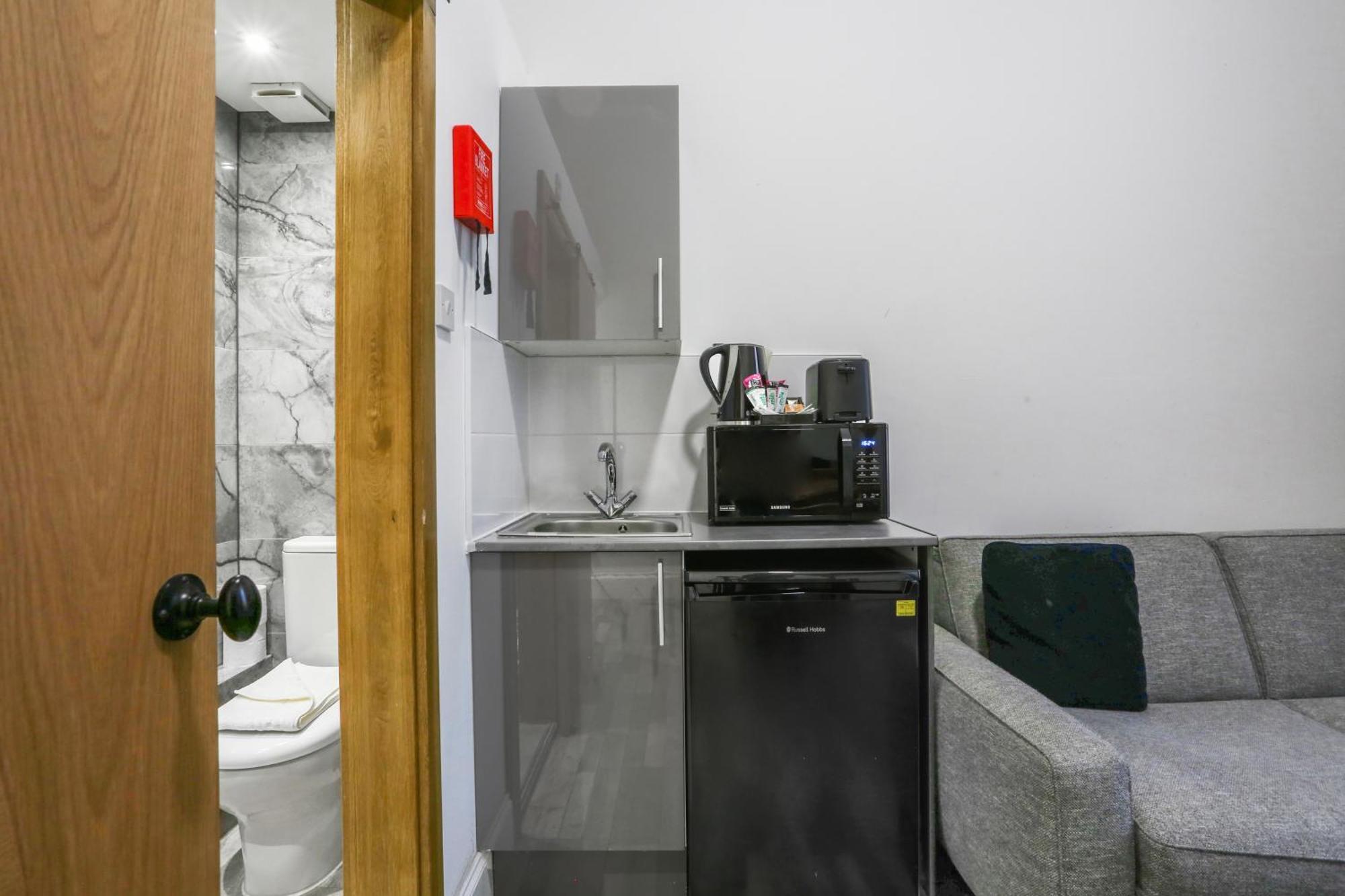 One-Bedroom Apartment