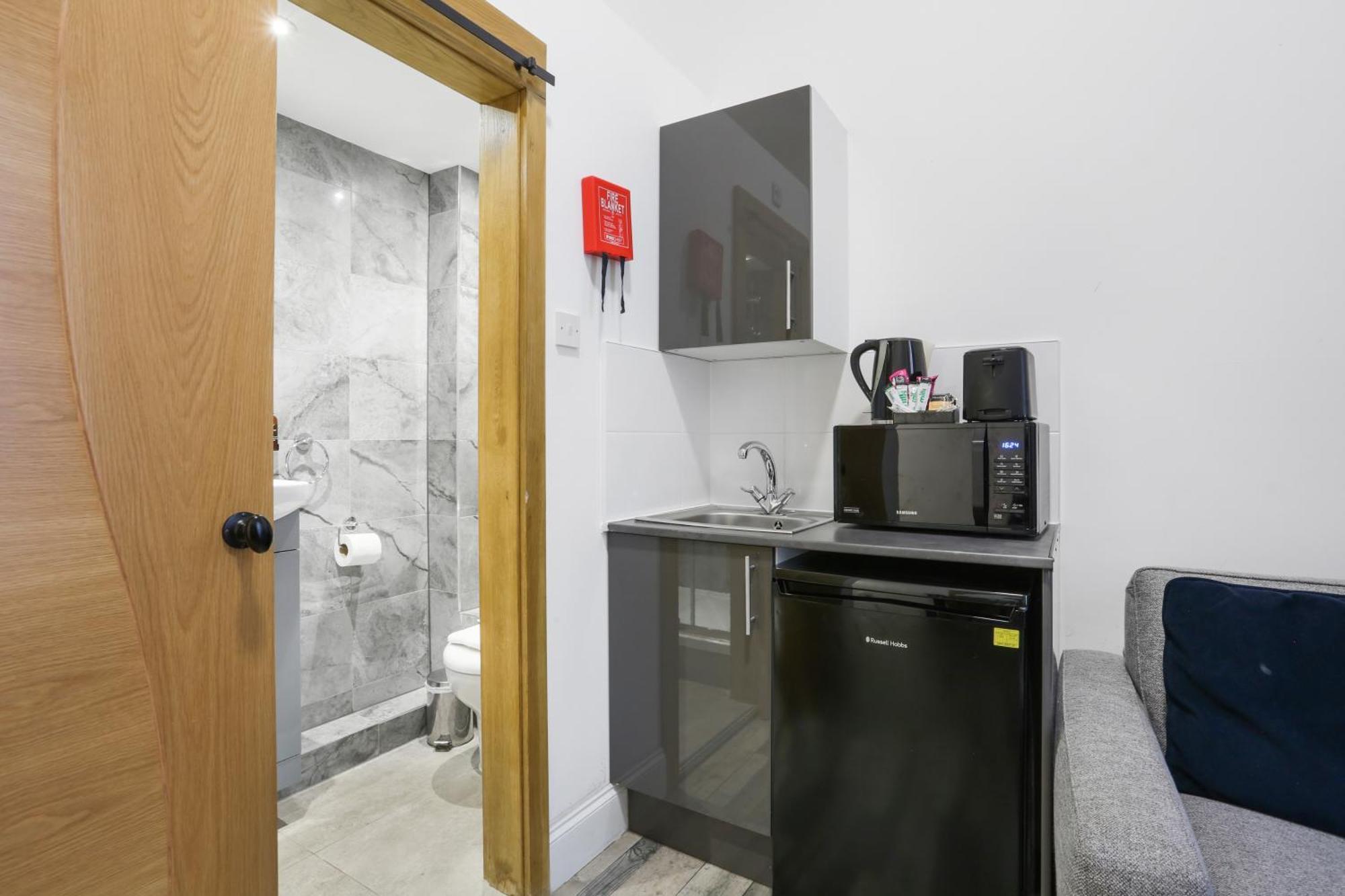 One-Bedroom Apartment