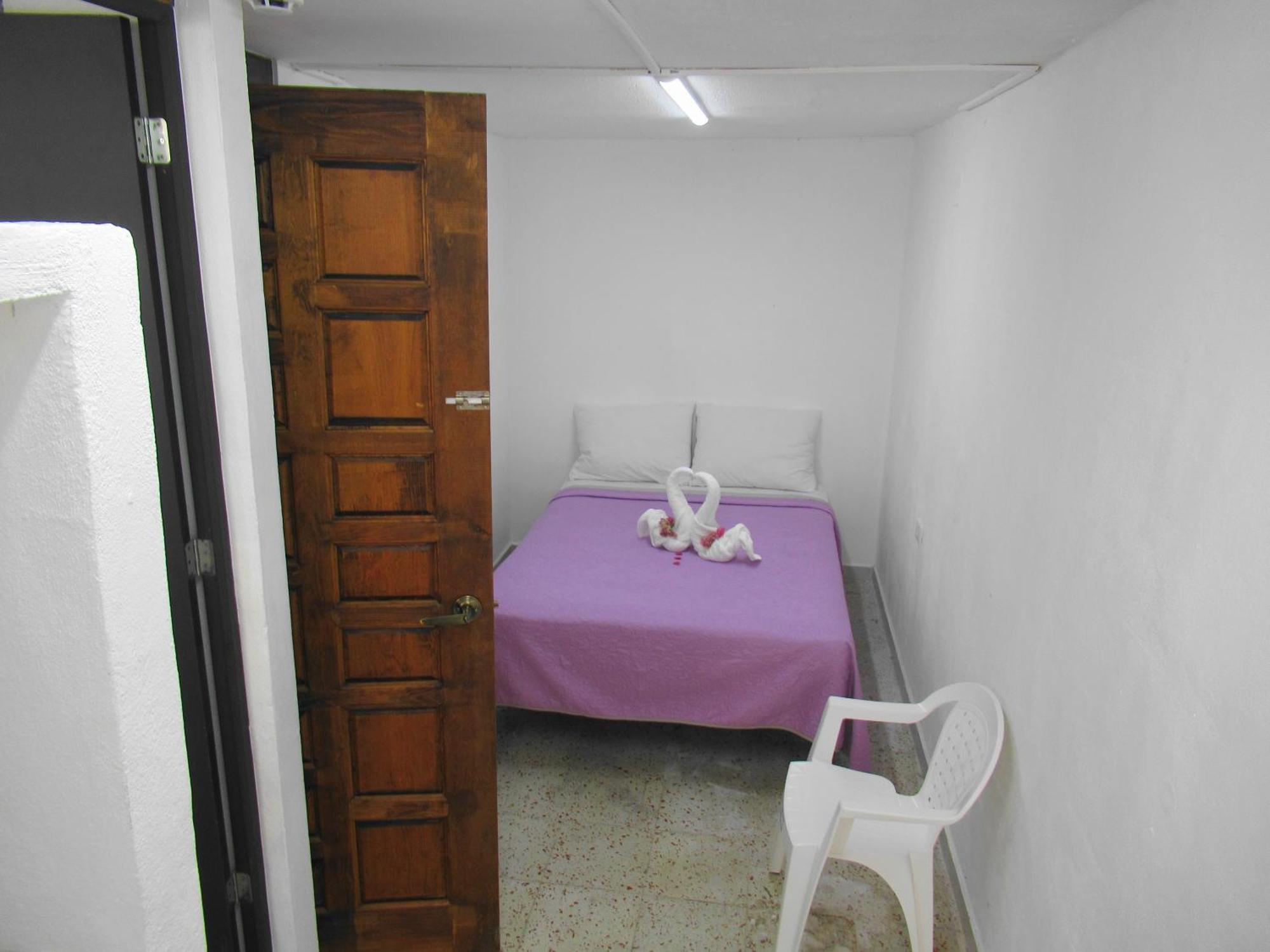 Large Double Room,1537888444:JPEG