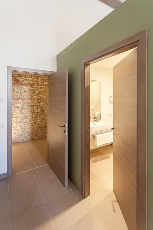 Deluxe King Room,208941385:JPEG