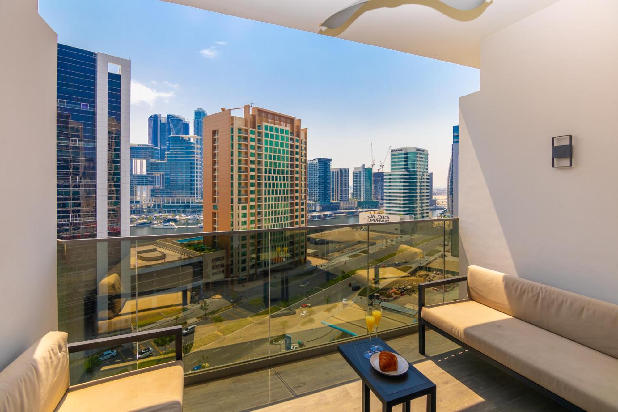 Studio Balcony Canal View