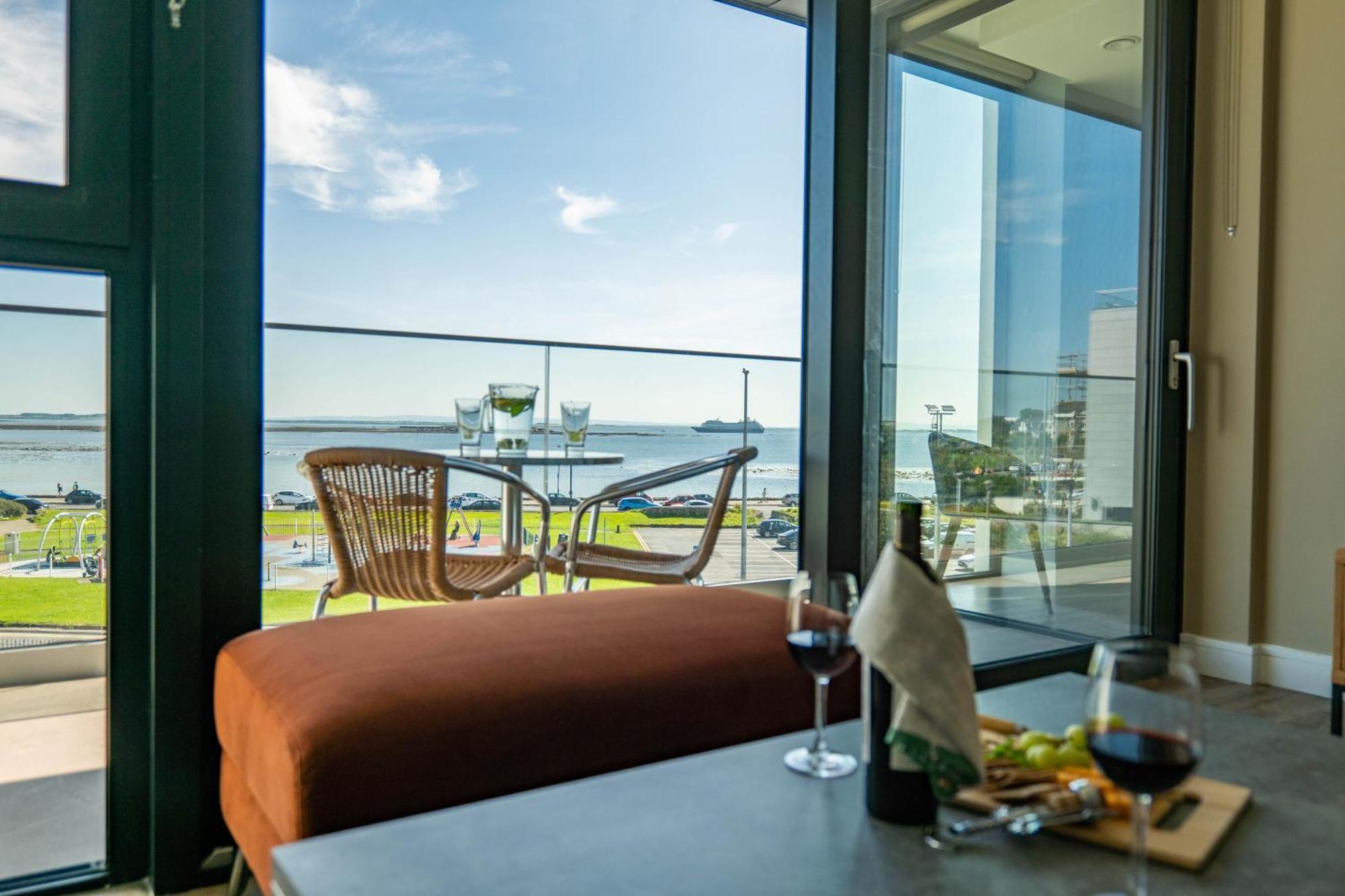 Two-Bedroom Apartment Sea View,1548943450:JPEG
