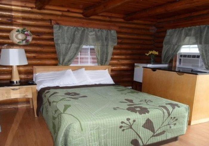 One-Bedroom Chalet,1551081769:JPEG