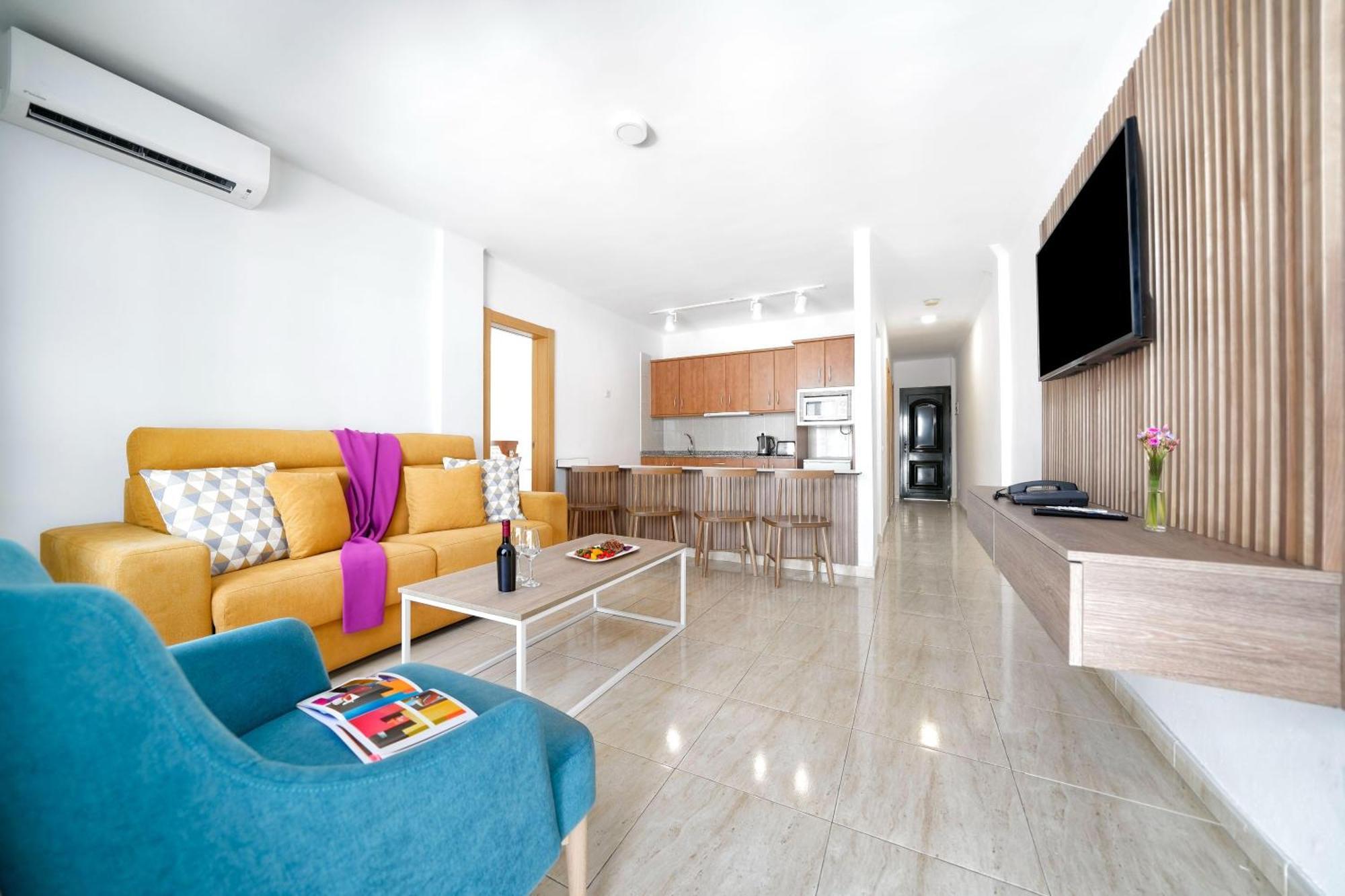 Two-Bedroom Apartment with Pool View,1554107926:JPEG