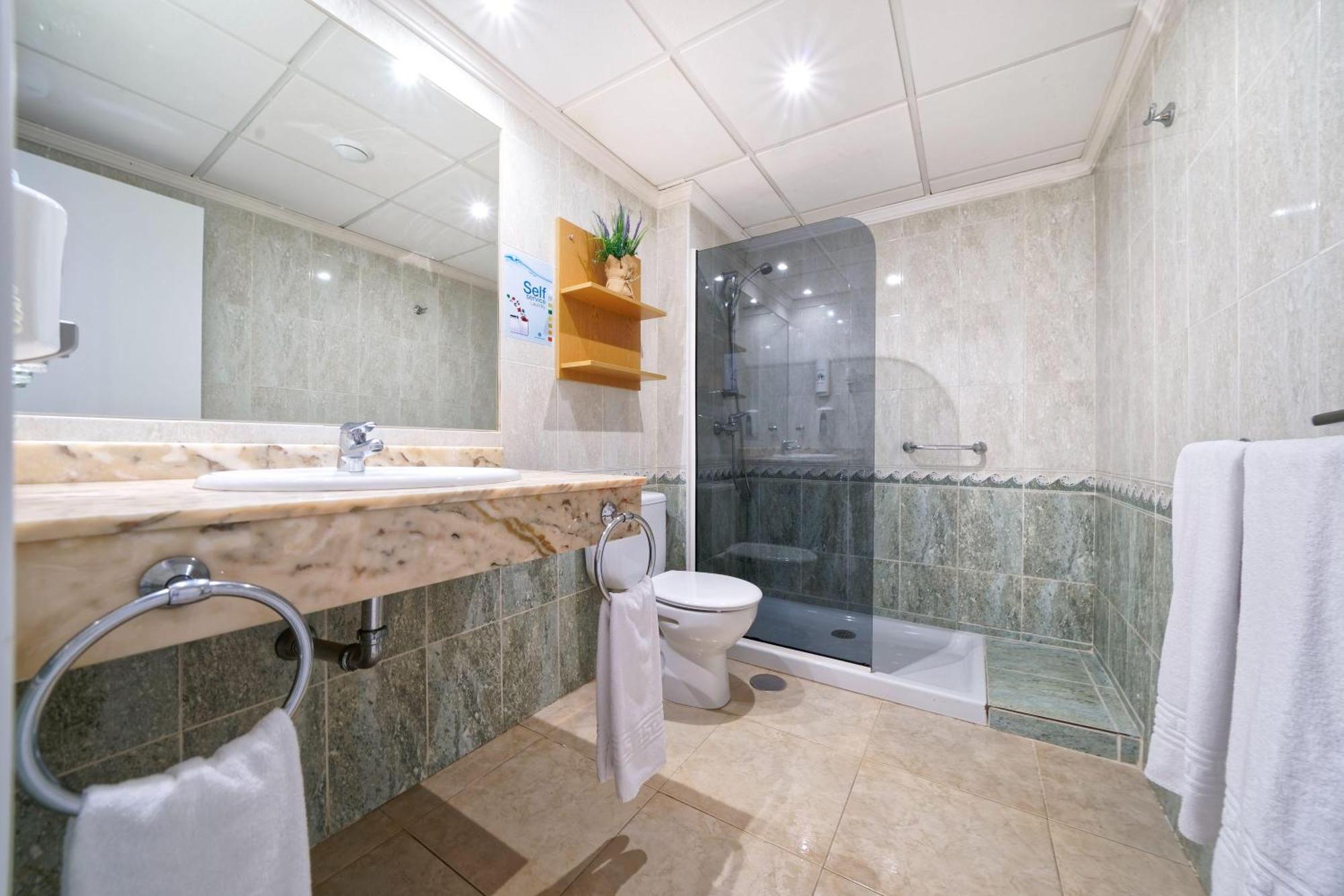 One-Bedroom Apartment with Pool View,1623647457:JPEG