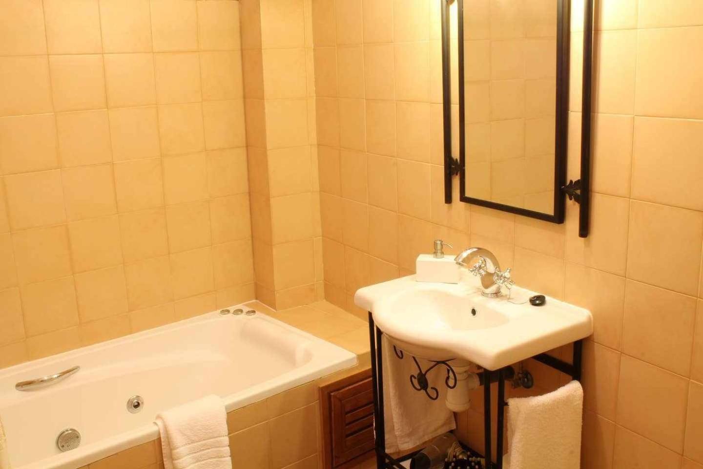 Deluxe Apartment (4 Adults),1559504359:JPEG