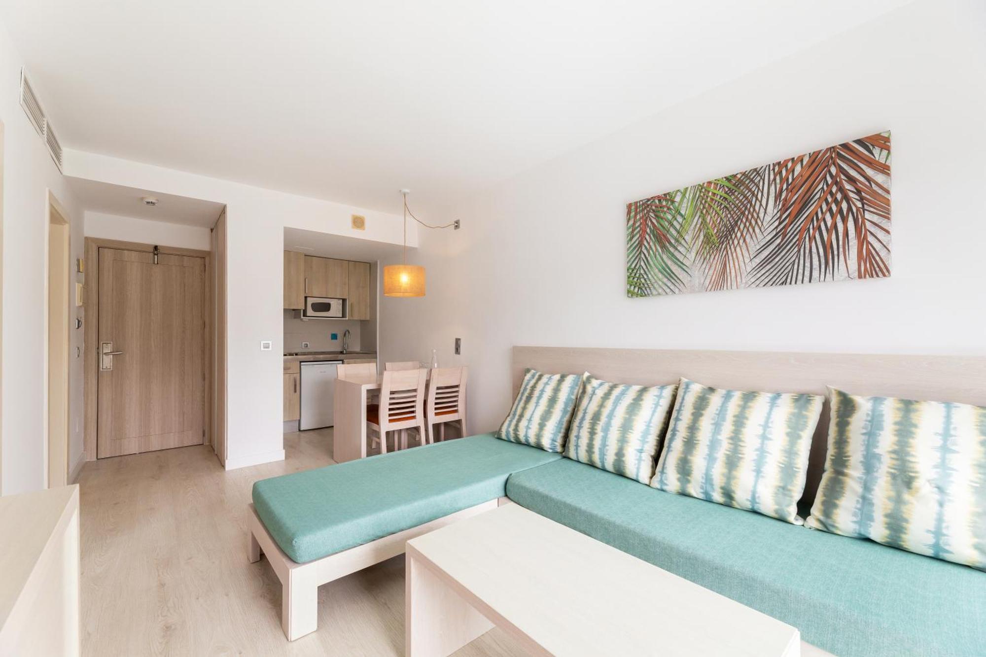Apartamento de 1 dormitorio con balcón