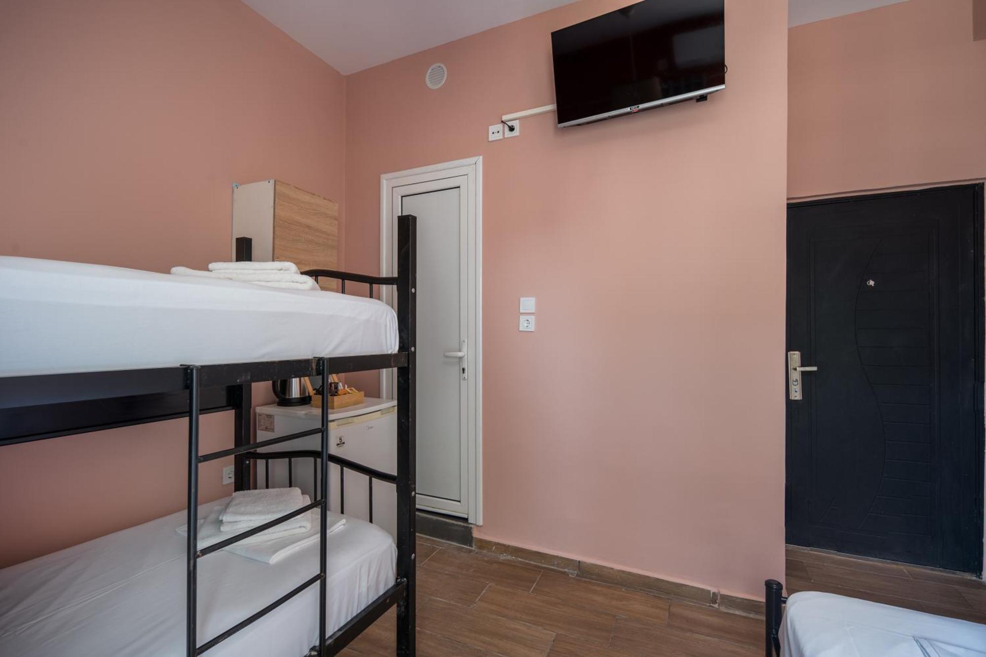 Standard Triple Studio,1567156706:JPEG