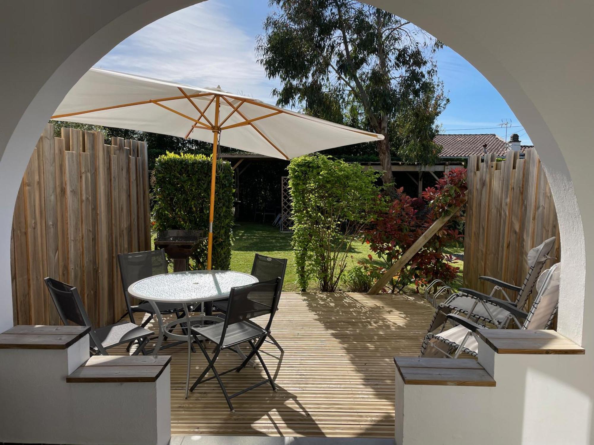 Apartment Terrace,1714108509:JPEG
