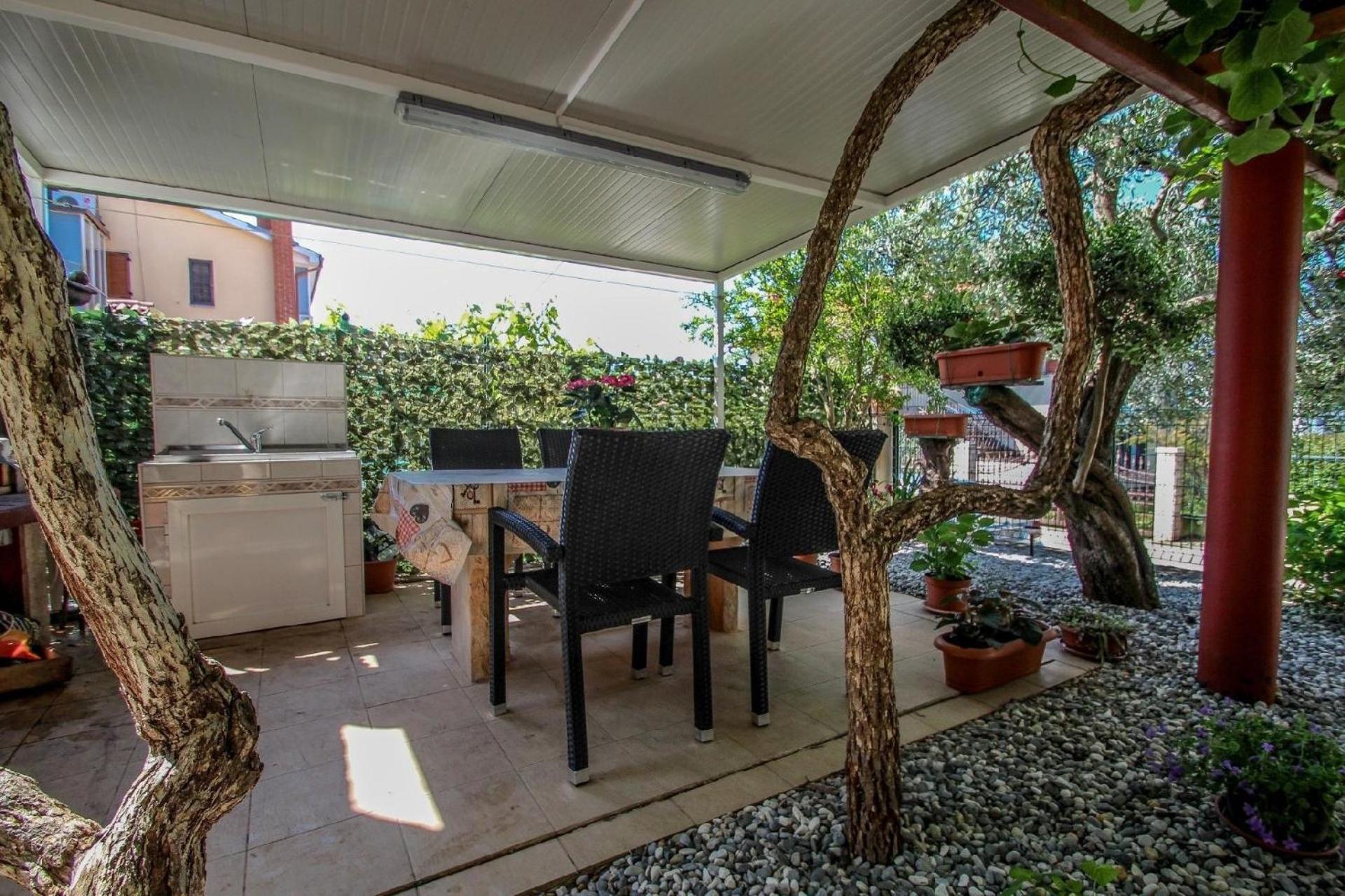 Studio Terrace,1607702245:JPEG