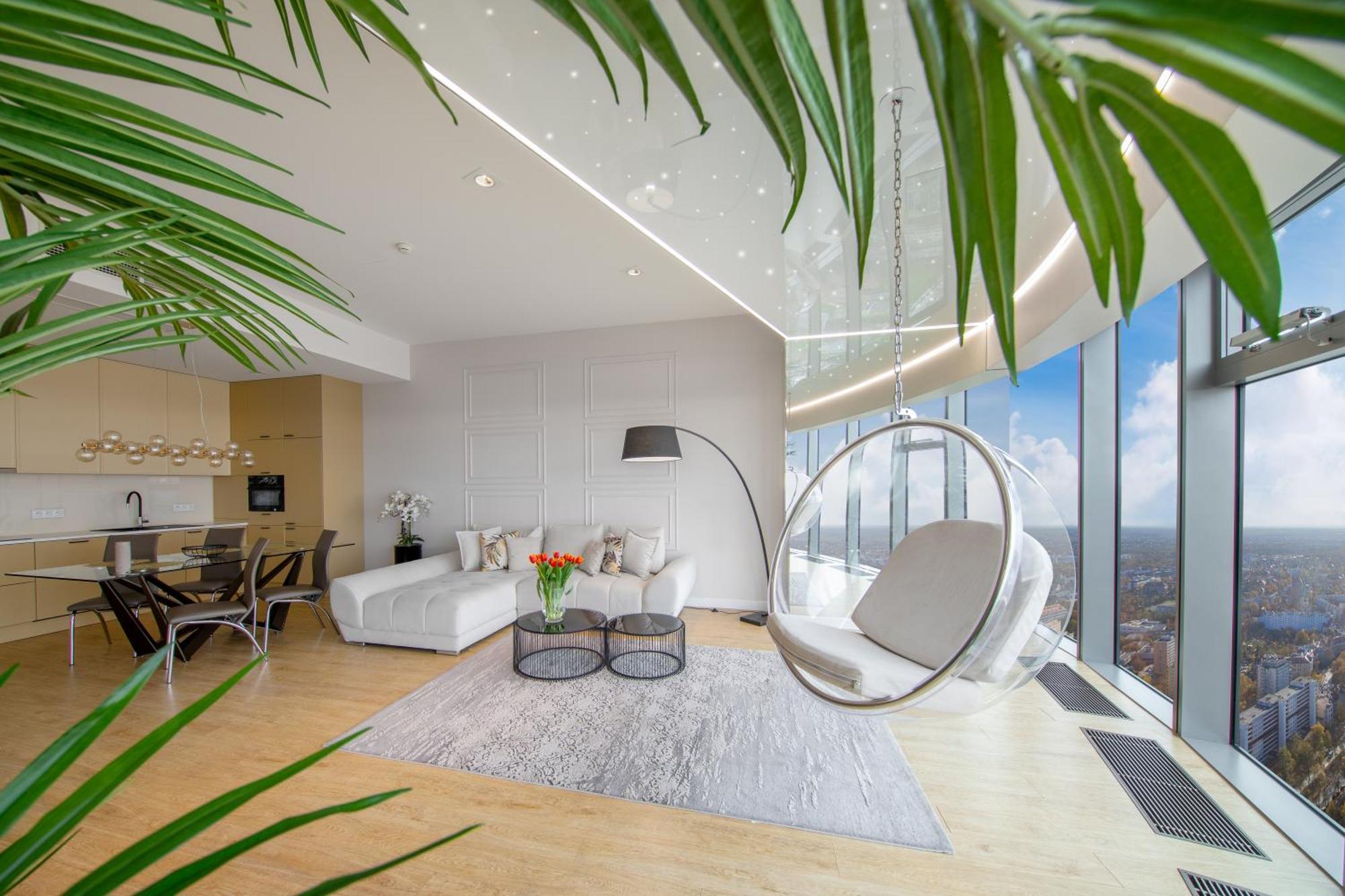 Luxus-Apartment mit Panoramablick auf die Stadt
