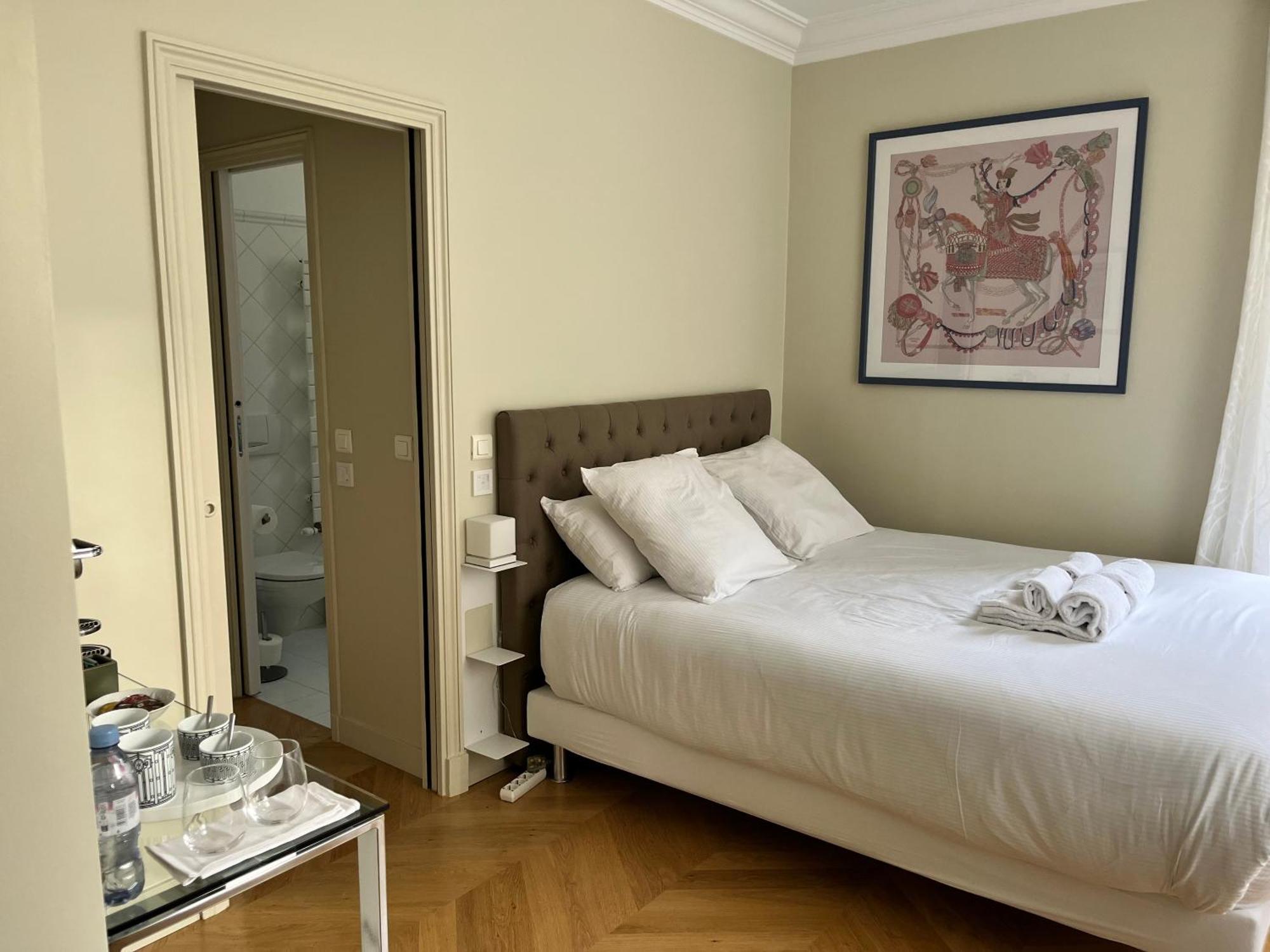 Queen Room Garden View