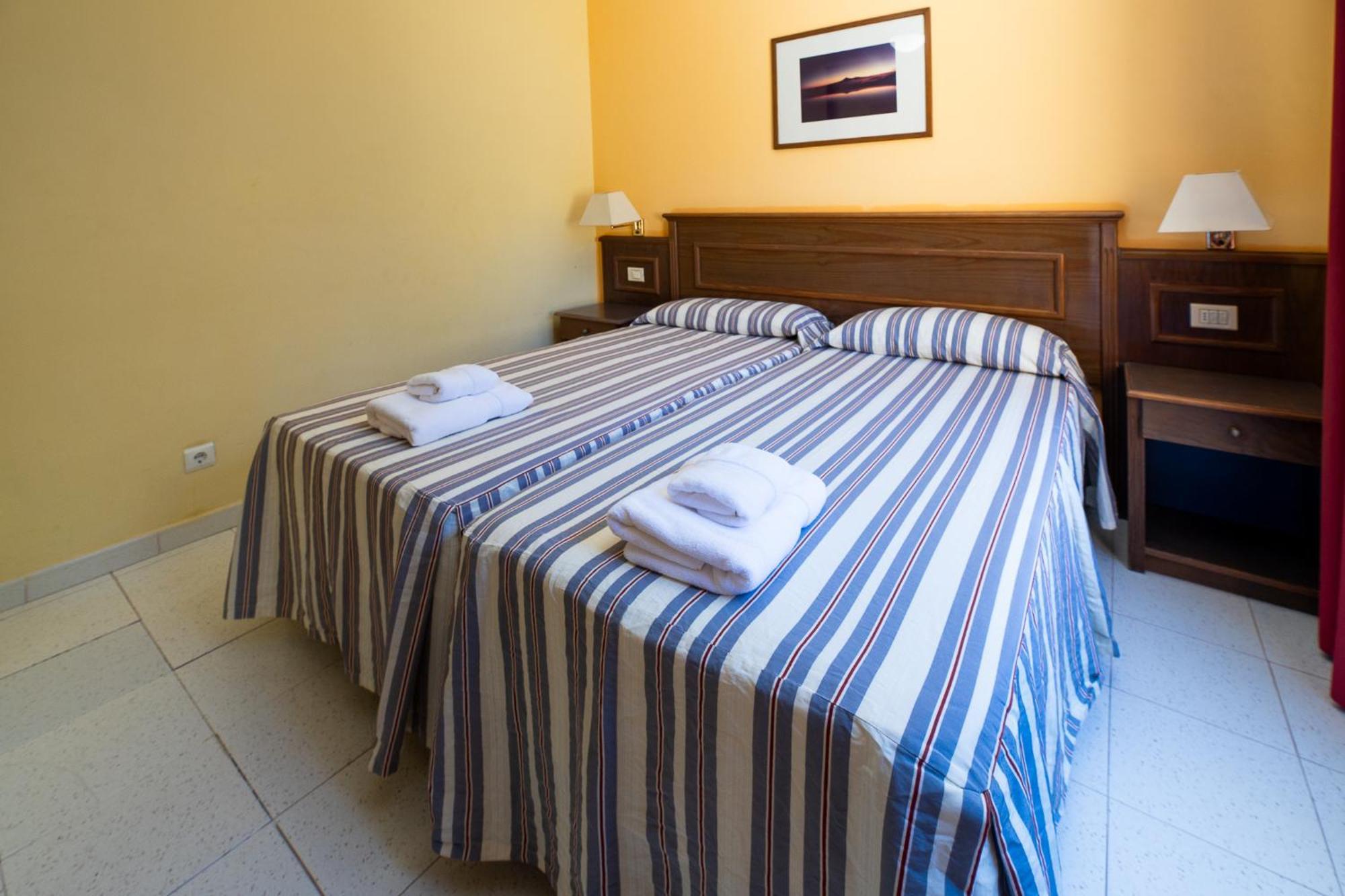 One-Bedroom Apartment,1586111222:JPEG