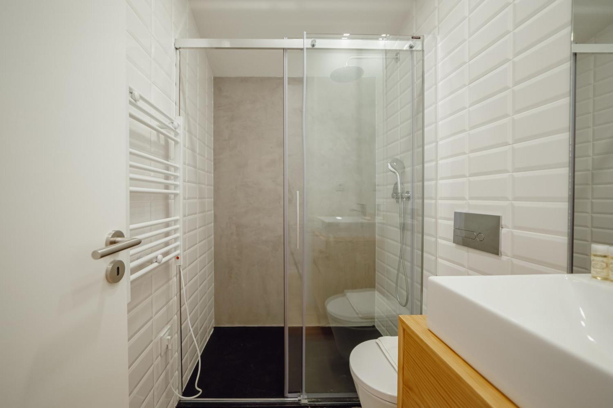 One-Bedroom Apartment,1586253631:JPEG