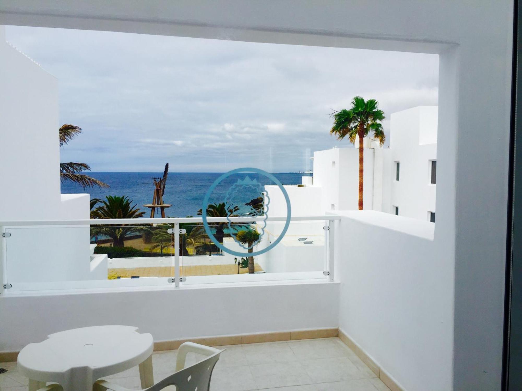 One-Bedroom Apartment Sea View