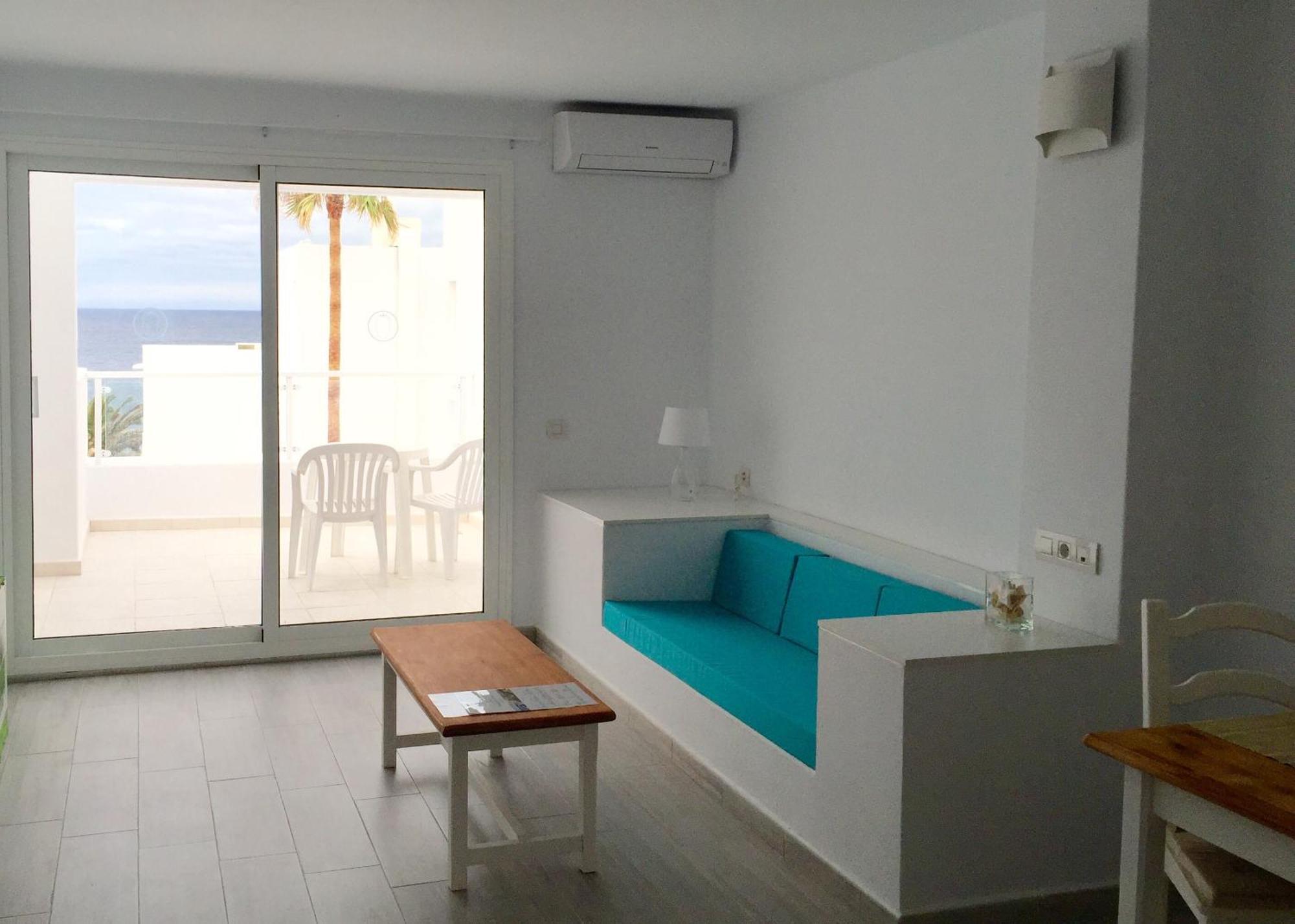 One-Bedroom Apartment Sea View