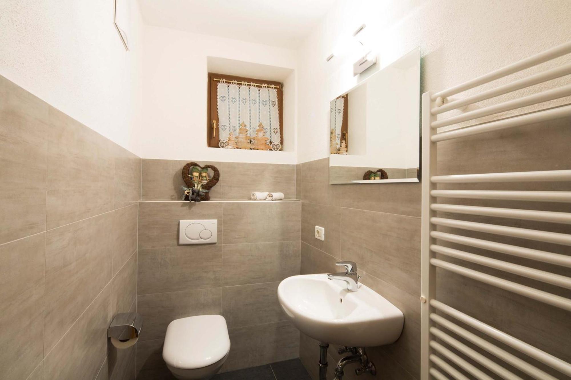Comfort Four-Bedroom Apartment