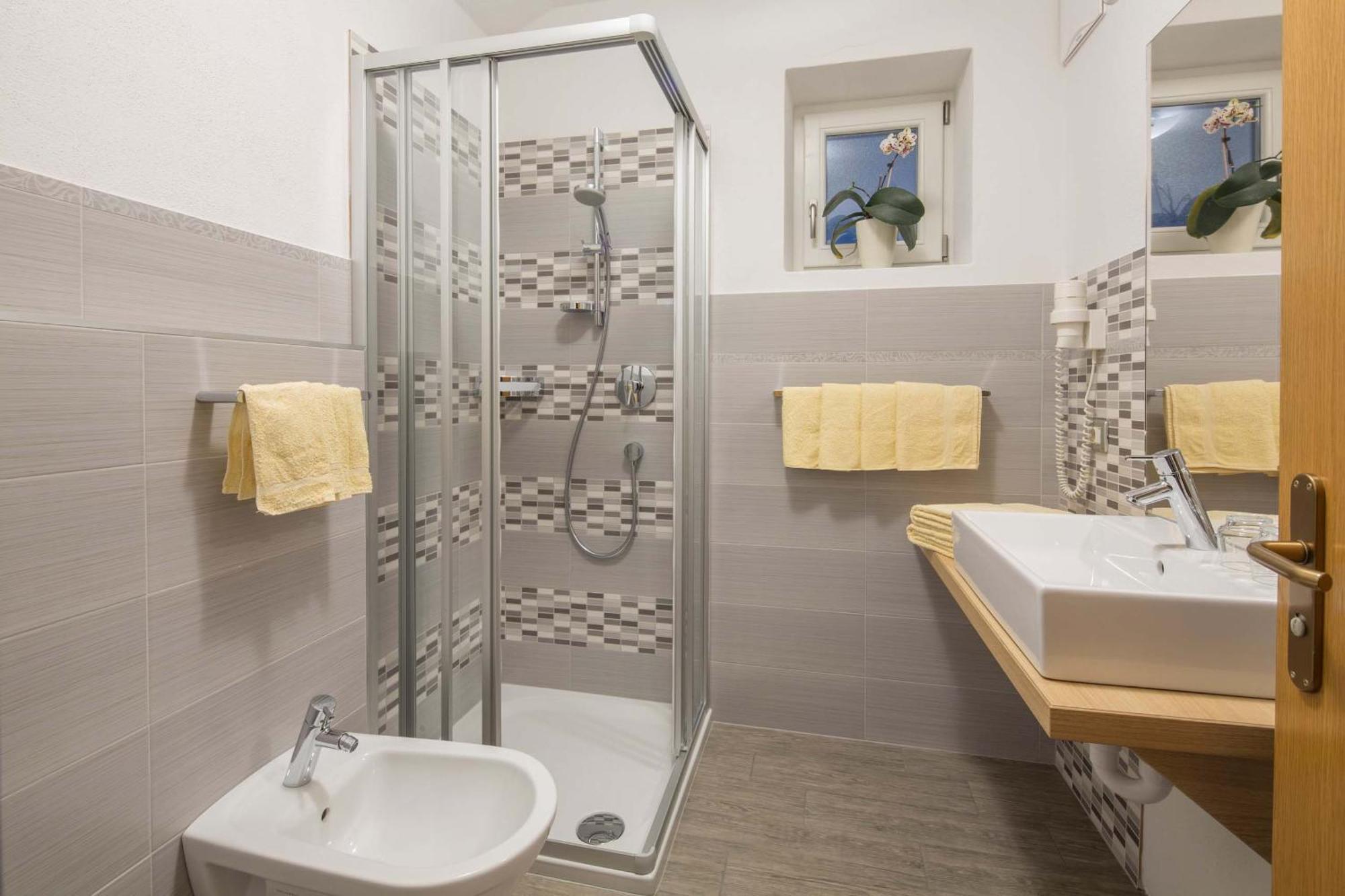 Comfort Four-Bedroom Apartment