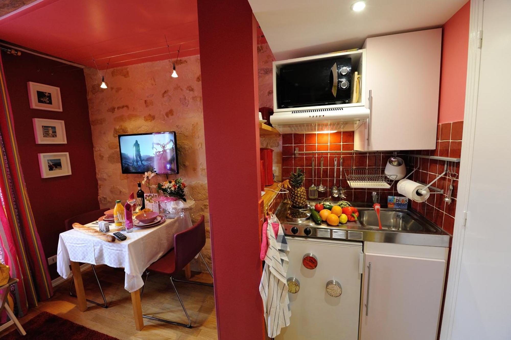 Studio Apartment E4GD Pink Fashion