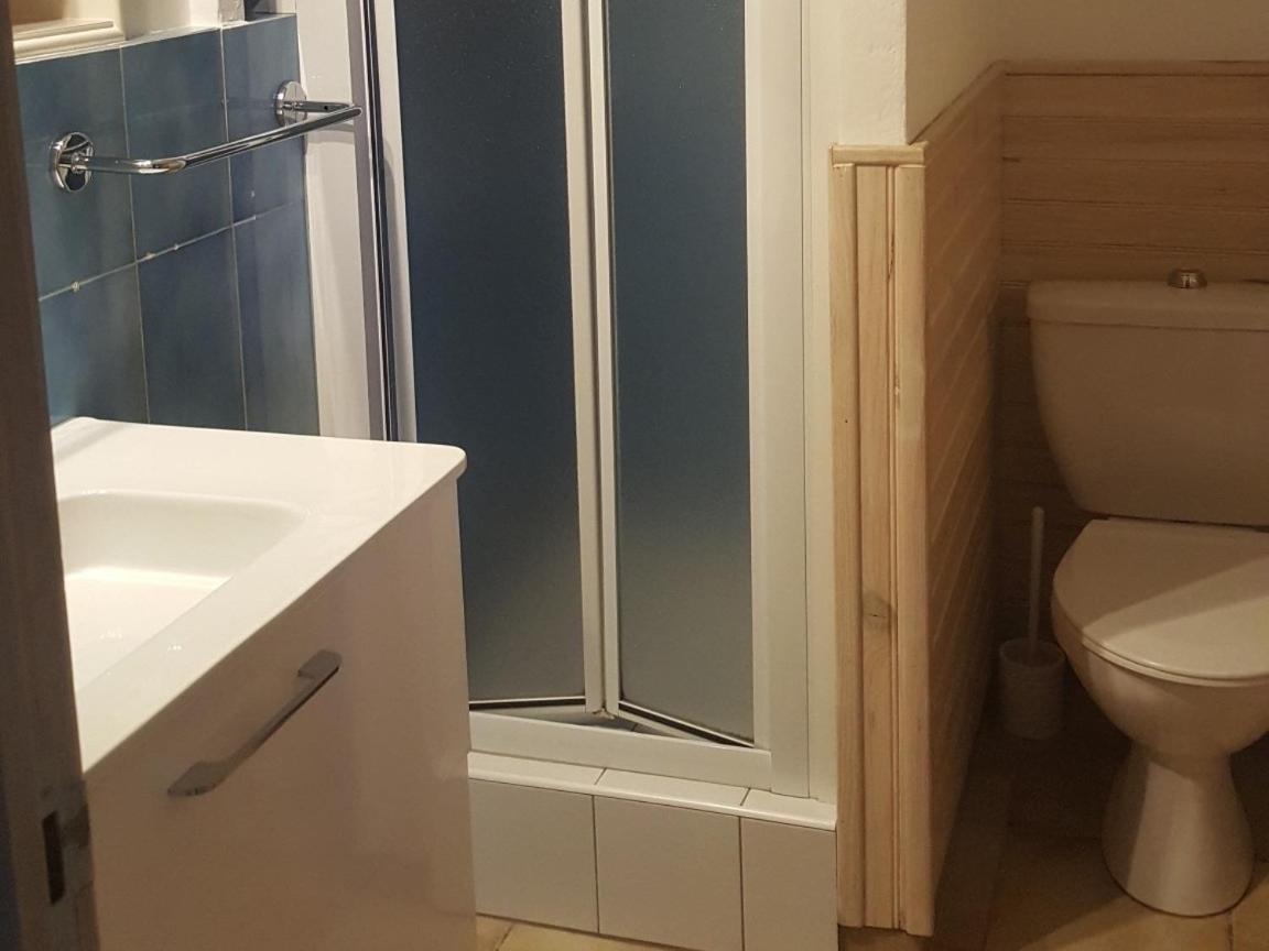 Apartment Shower