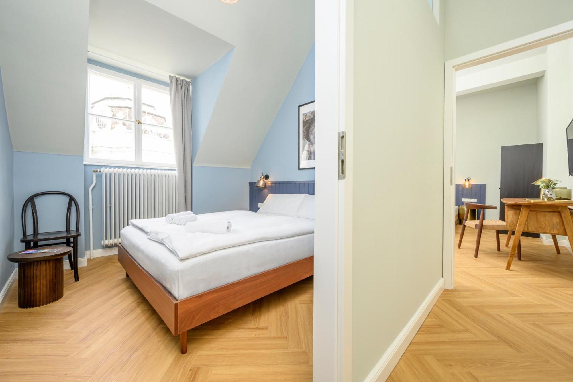 Deluxe Apartment