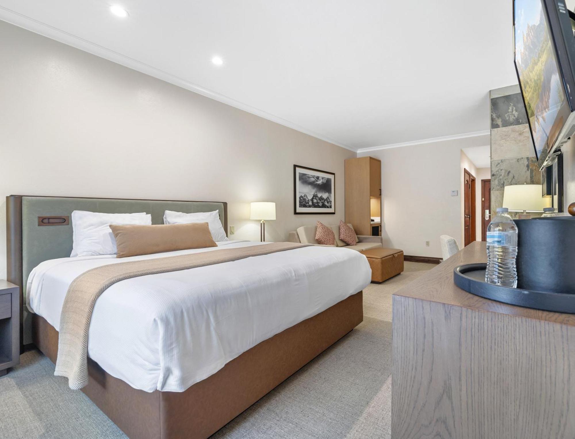 Deluxe King Room,1603736240:JPEG