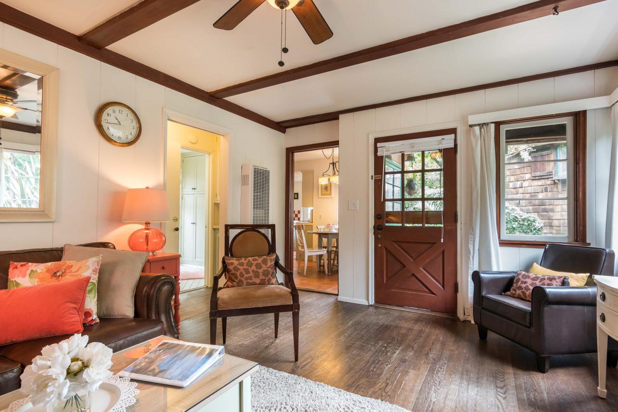 Elegant One-Bedroom Cottage,1620997953:JPEG