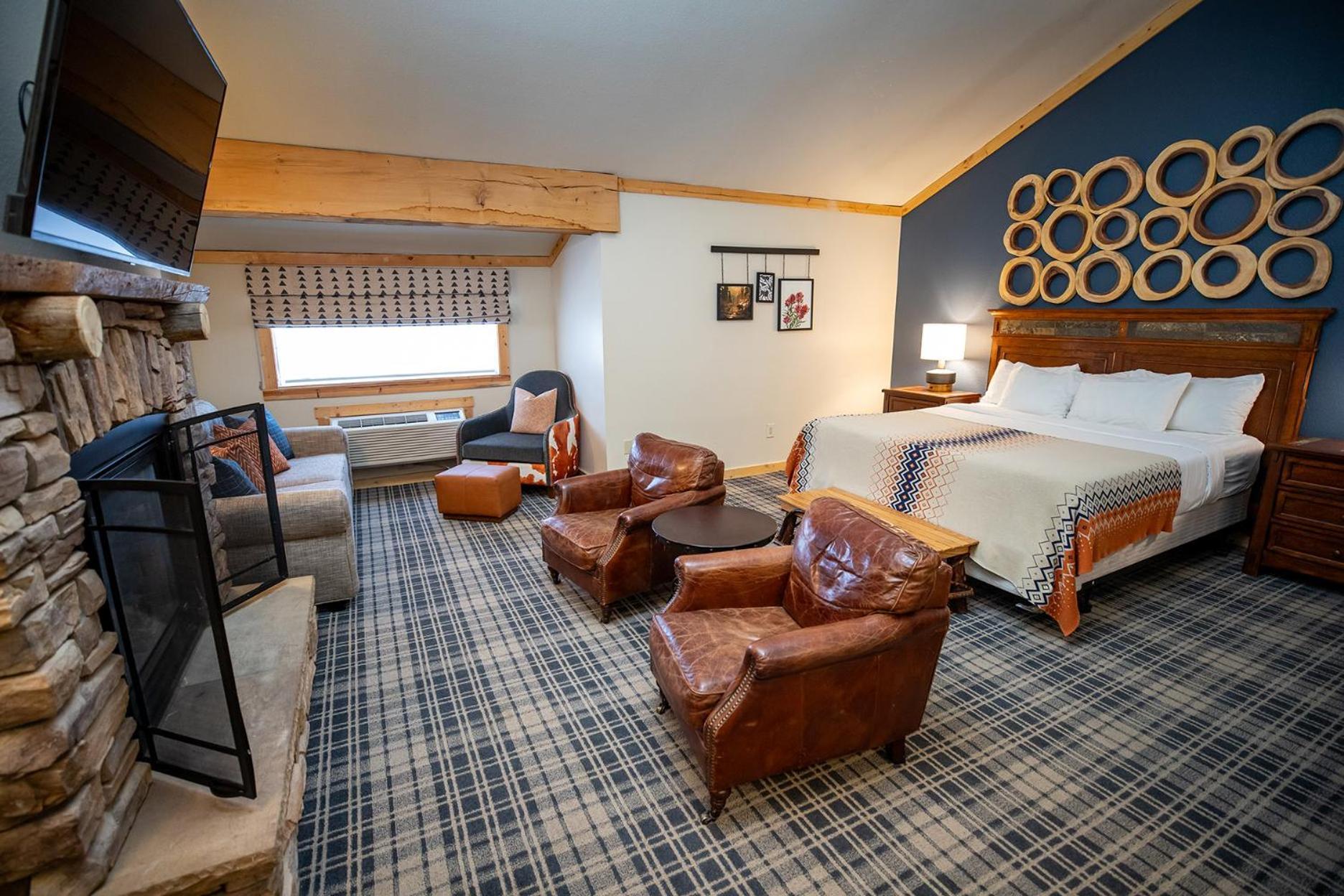 Deluxe Fireplace Suite