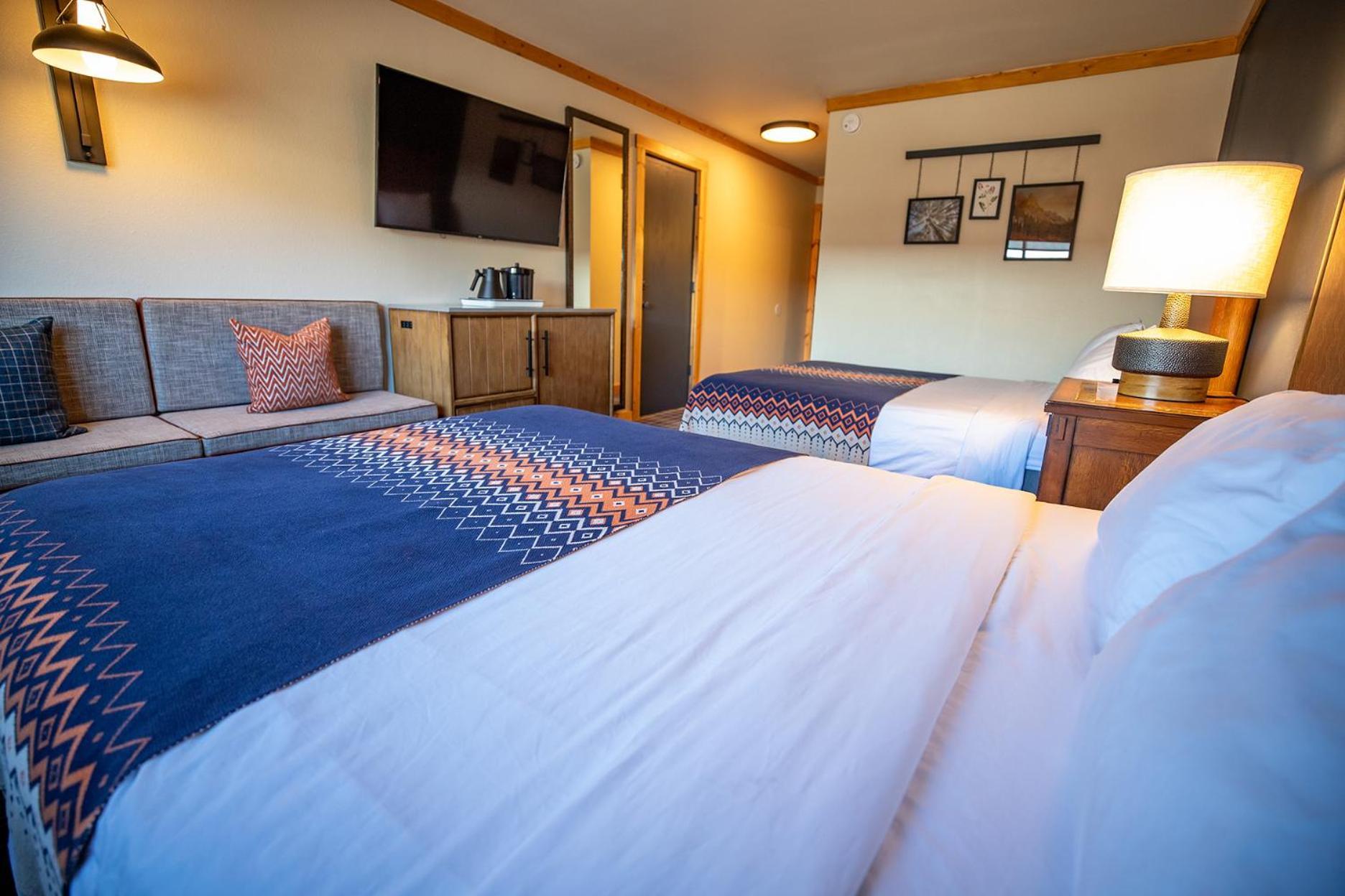 Accessible Deluxe King Room