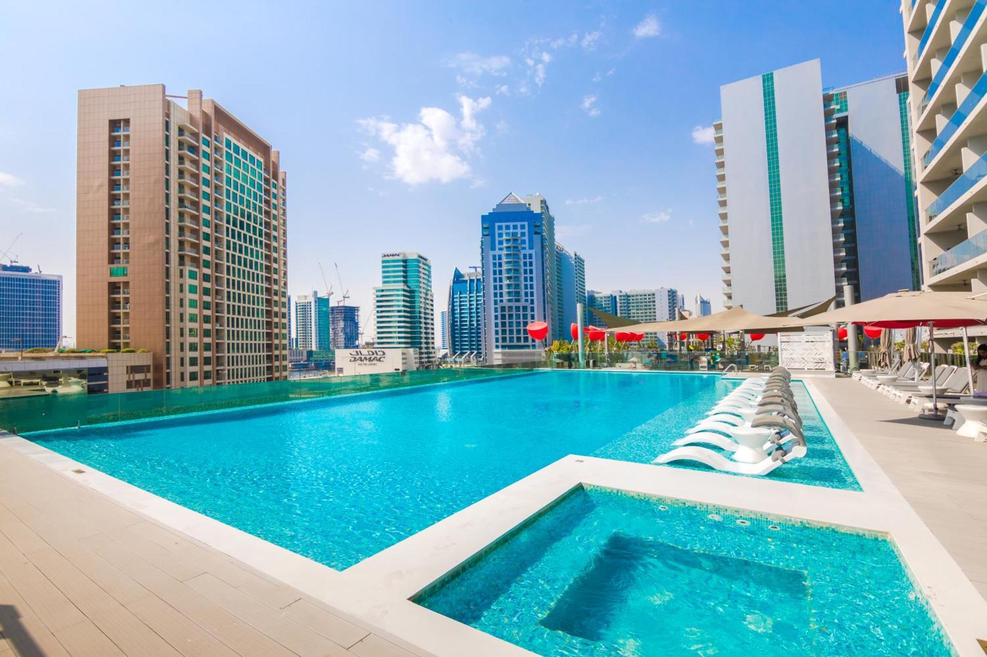 Studio High Floor Balcony City View