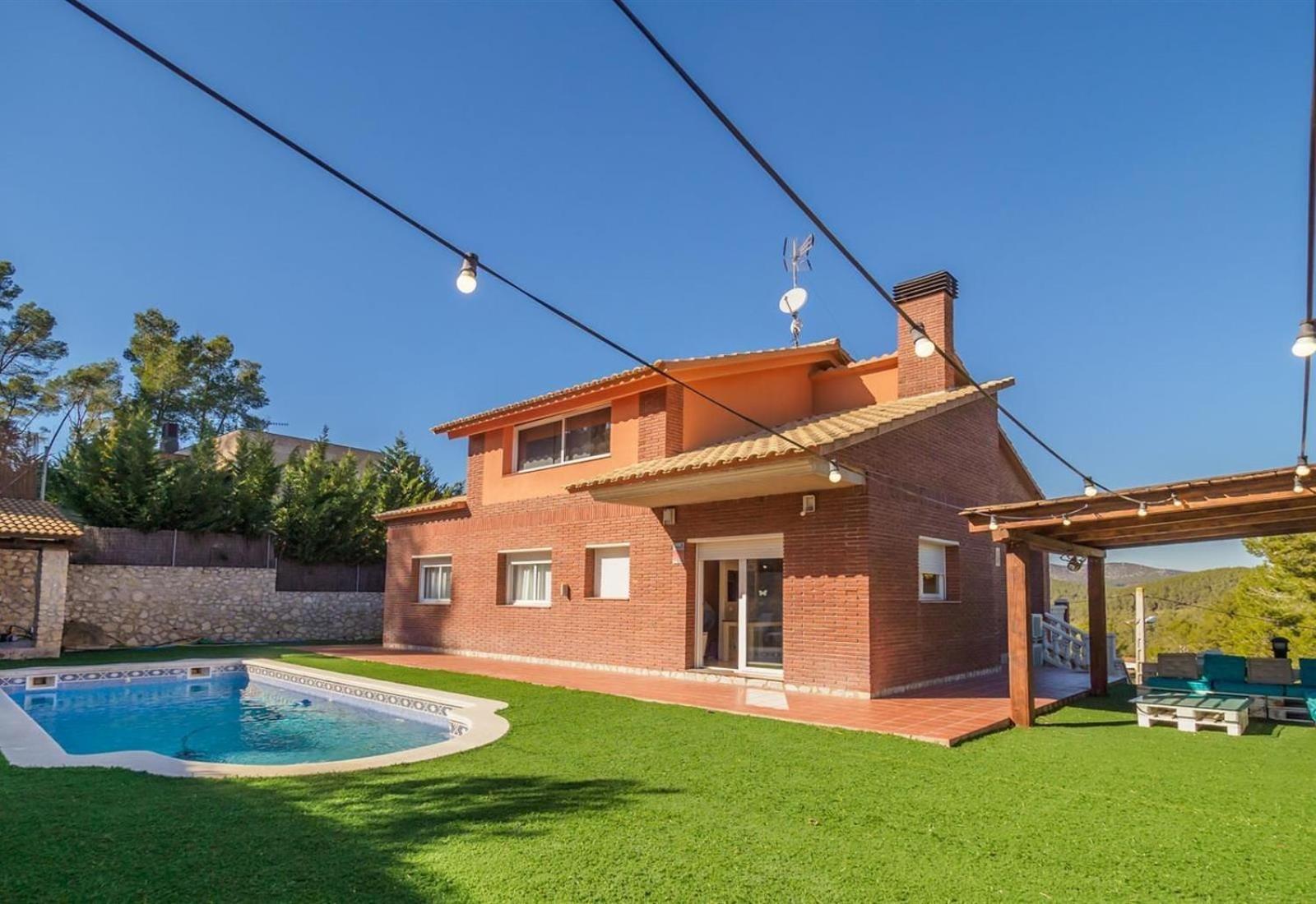 Villa con vistas al jardín