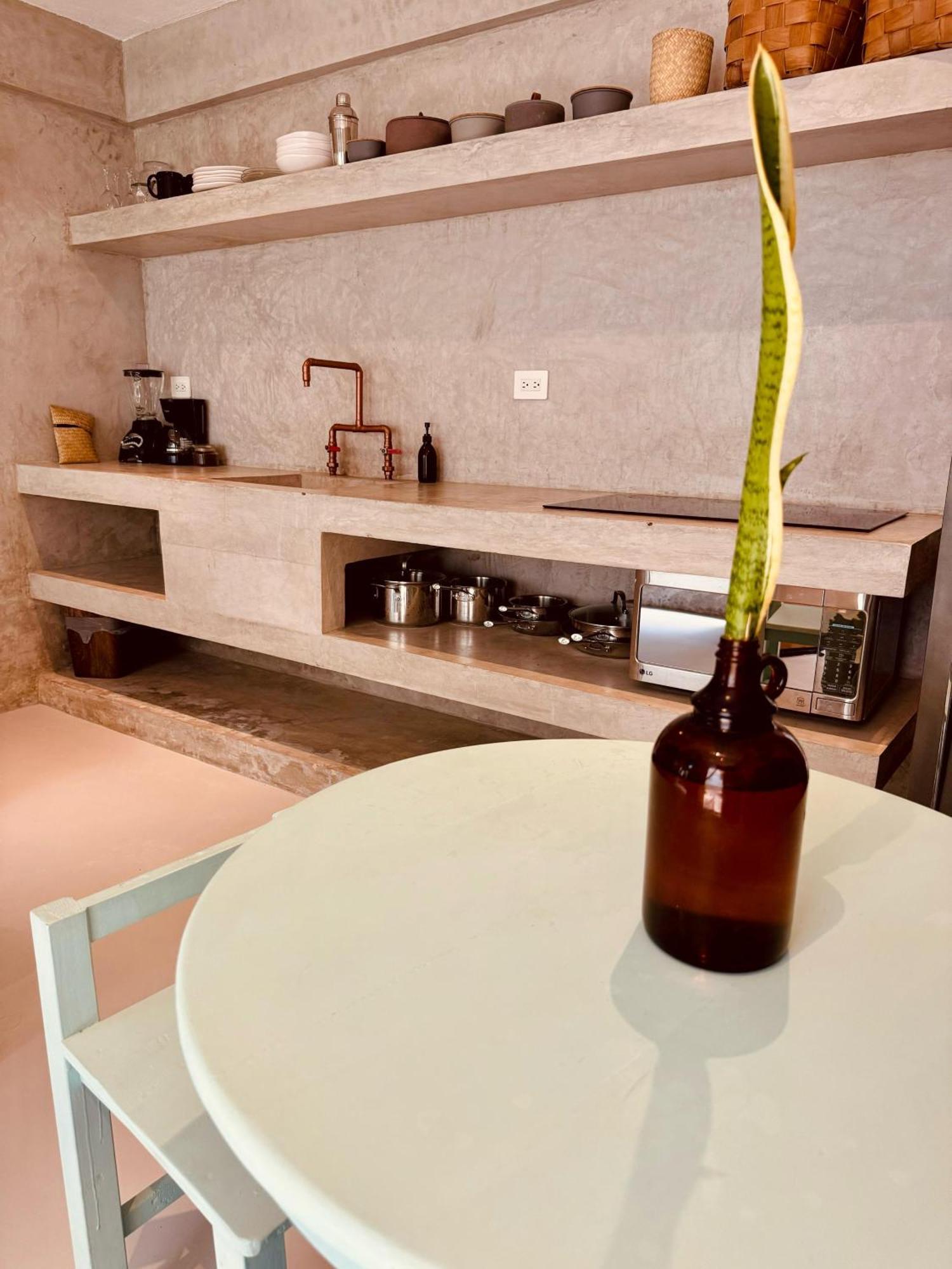 One-Bedroom Apartment Poolside,1646957263:JPEG
