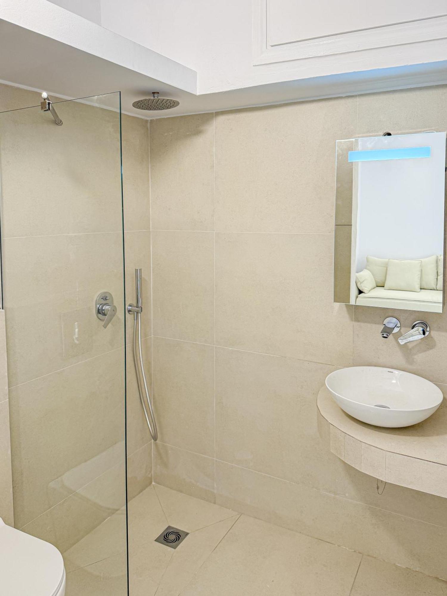 Appartamento con 2 Camere da Letto e Balcone