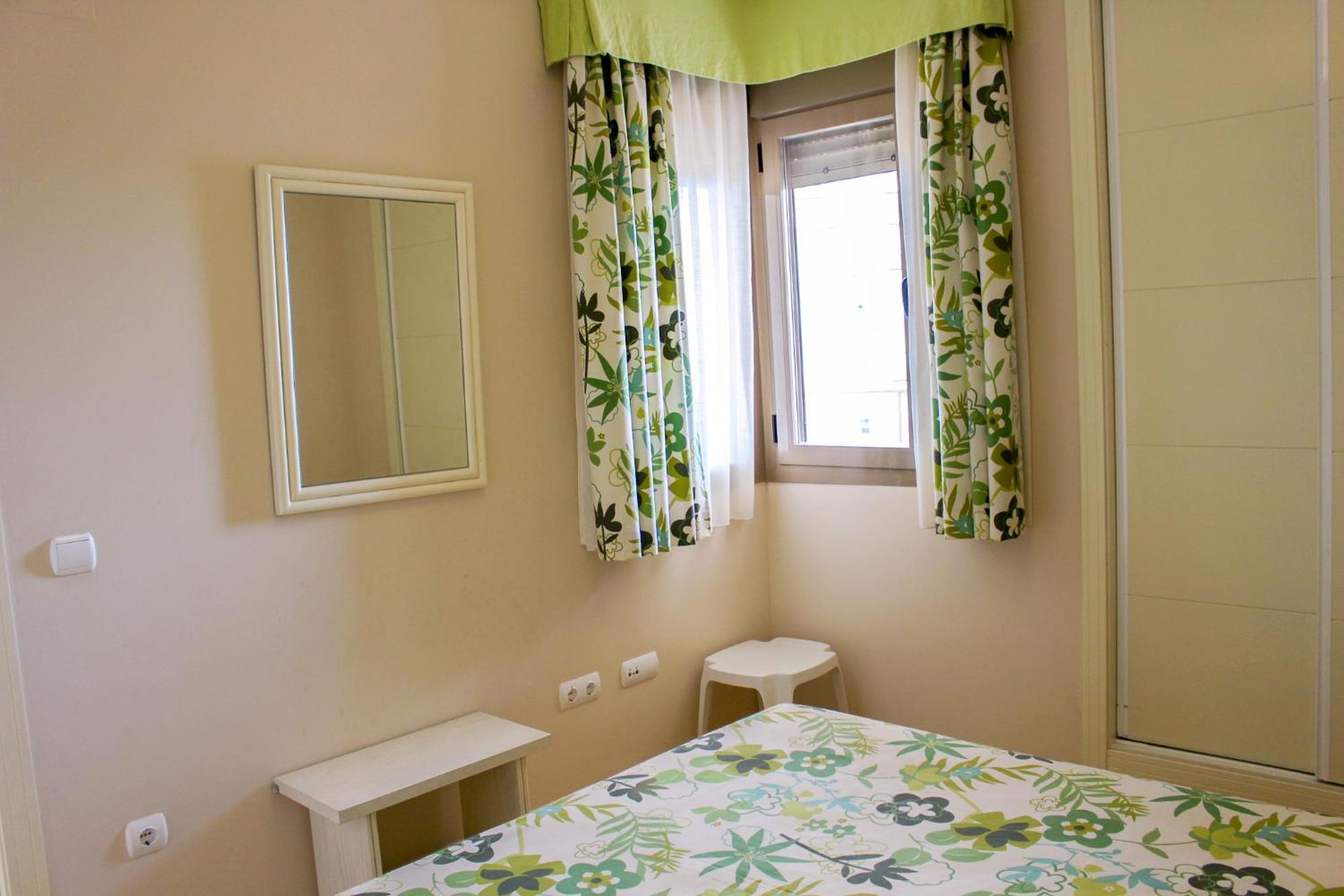 One-Bedroom Apartment Silver