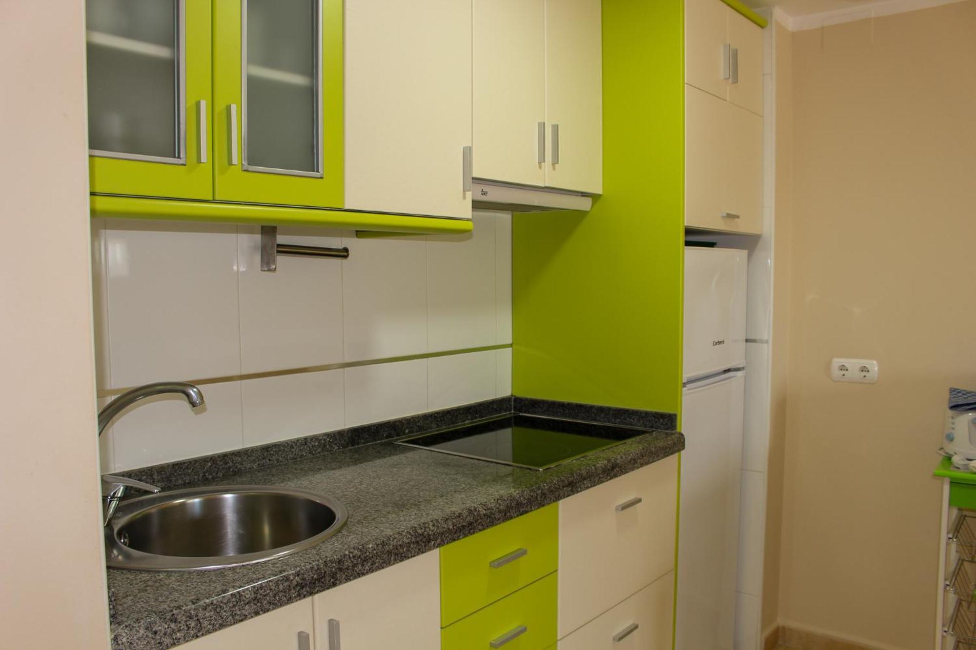 One-Bedroom Apartment Silver