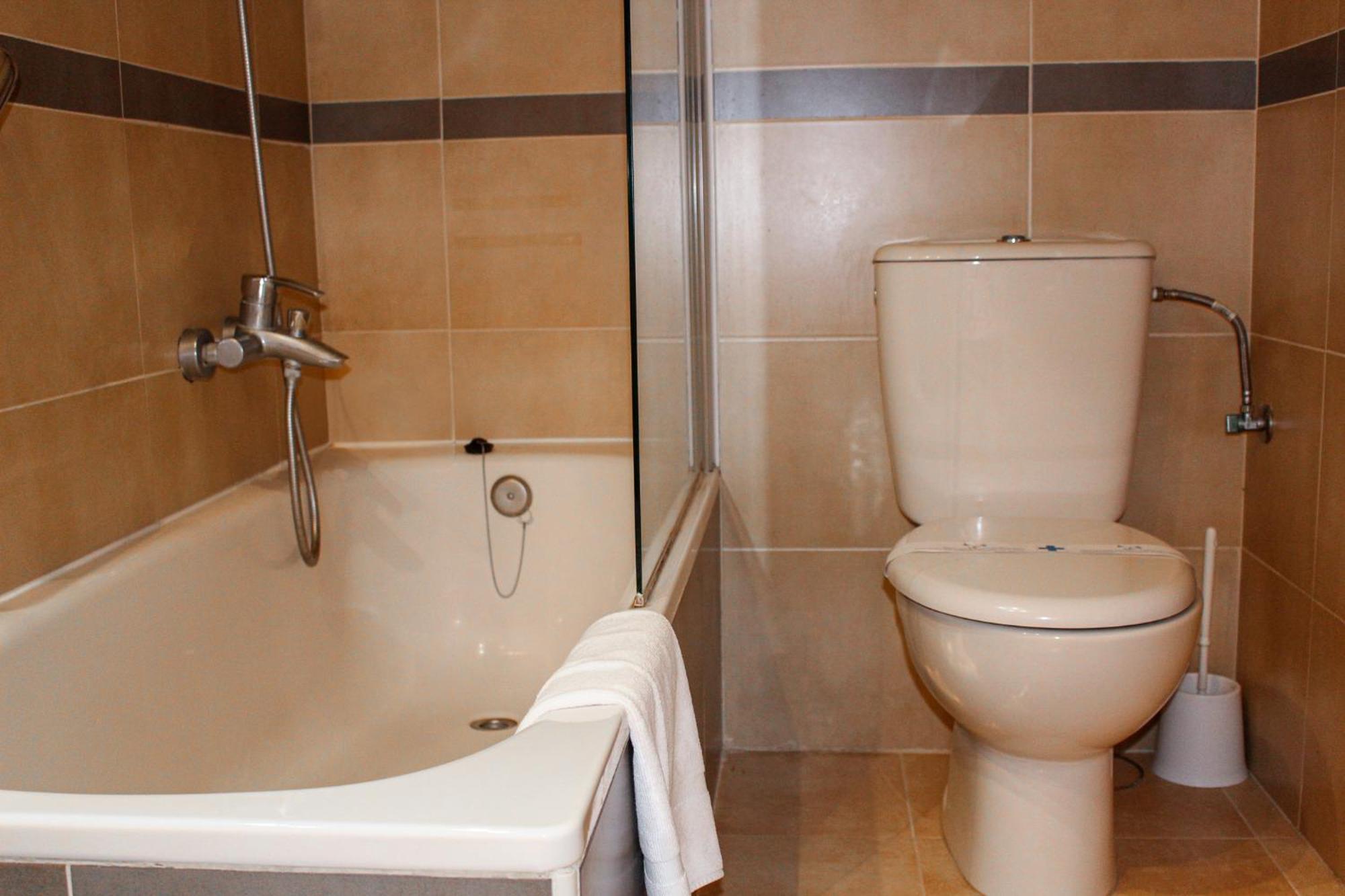 One-Bedroom Apartment Silver