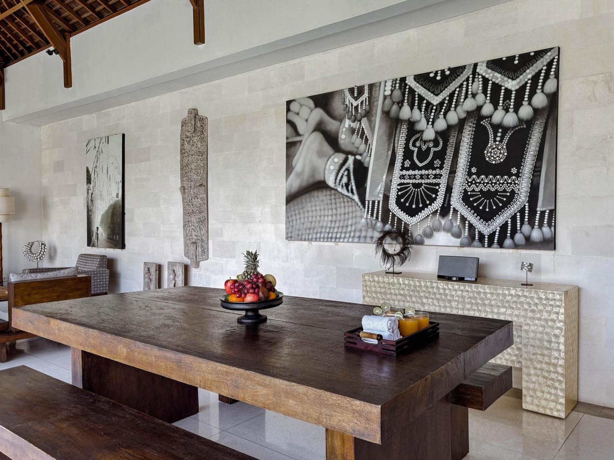 Eight-Bedroom Villa with Private Pool and Fully Equipped Kitchenette
