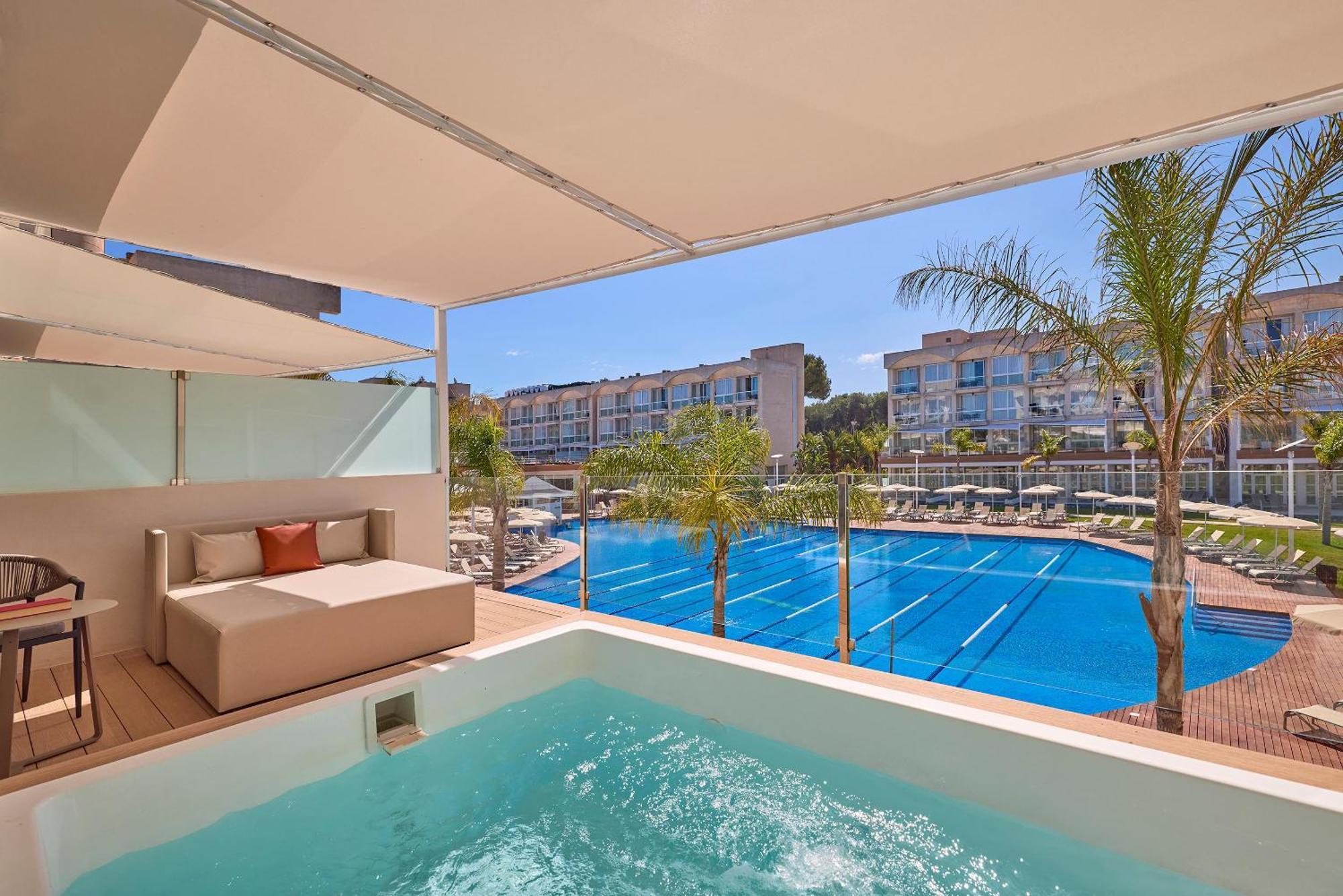 Junior Suite Private Terrace Plunge Pool