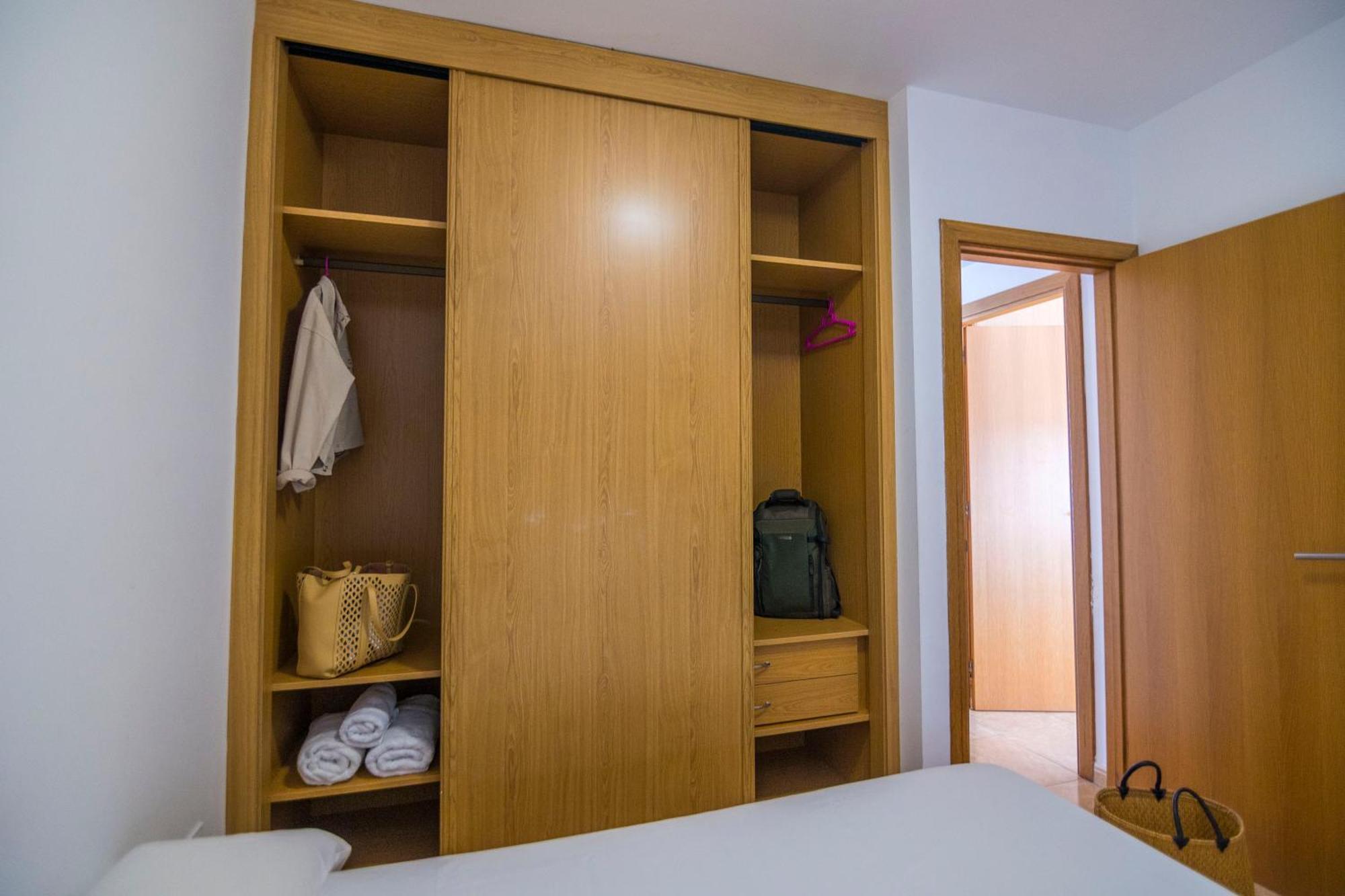 One-Bedroom Apartment with Pool View,1680586341:JPEG