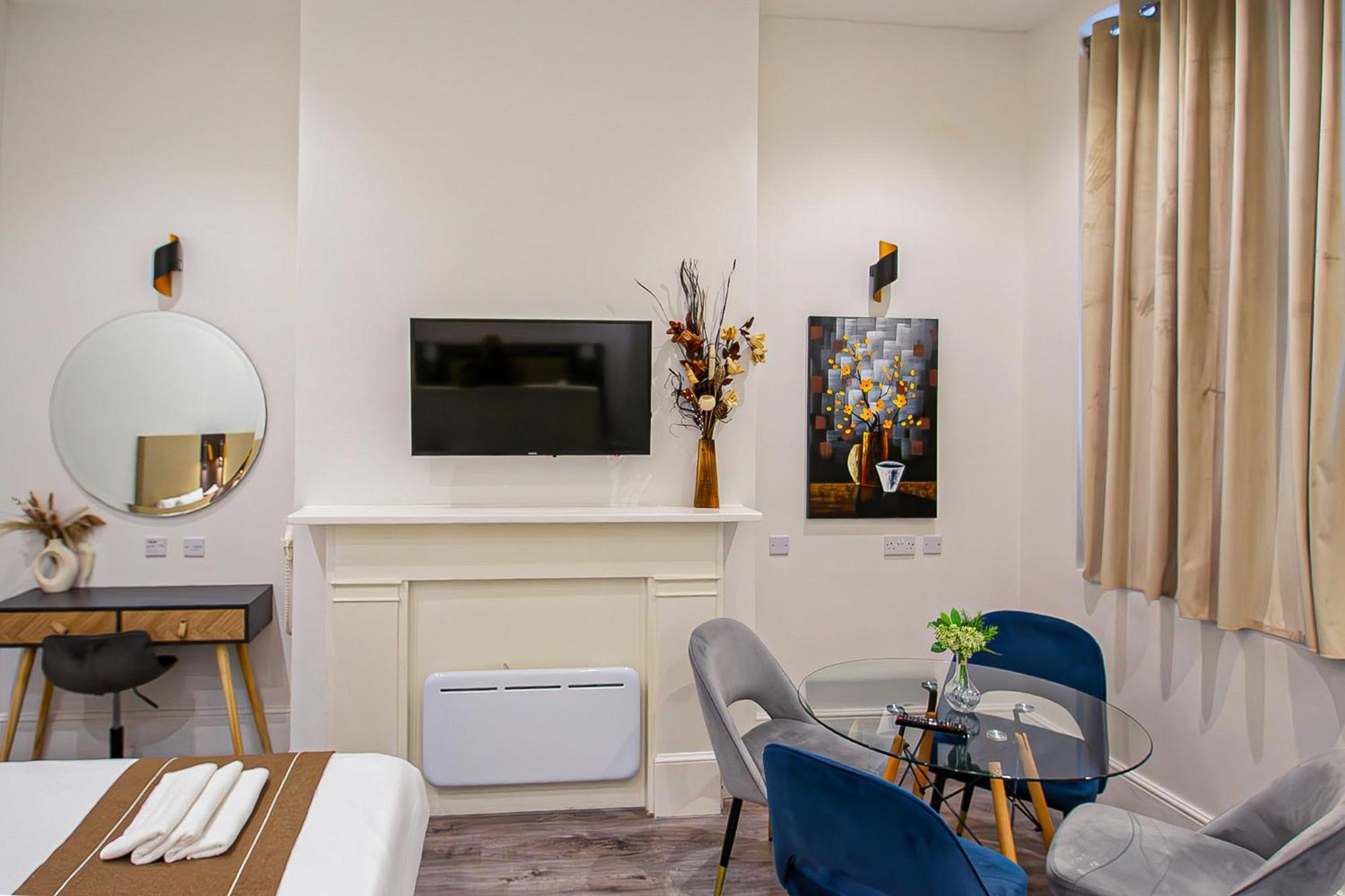 Superior Family Studio