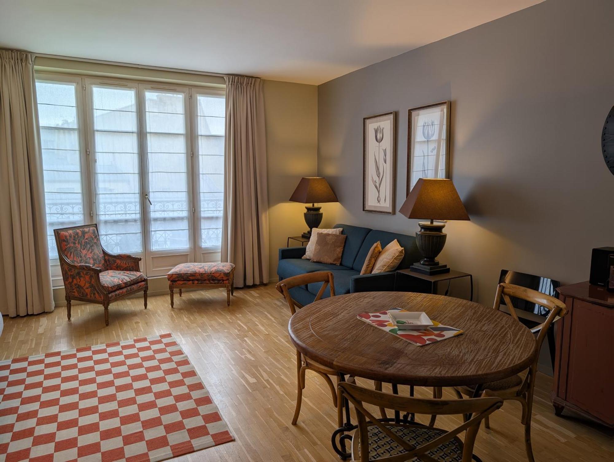 Superior One-Bedroom Apartment
