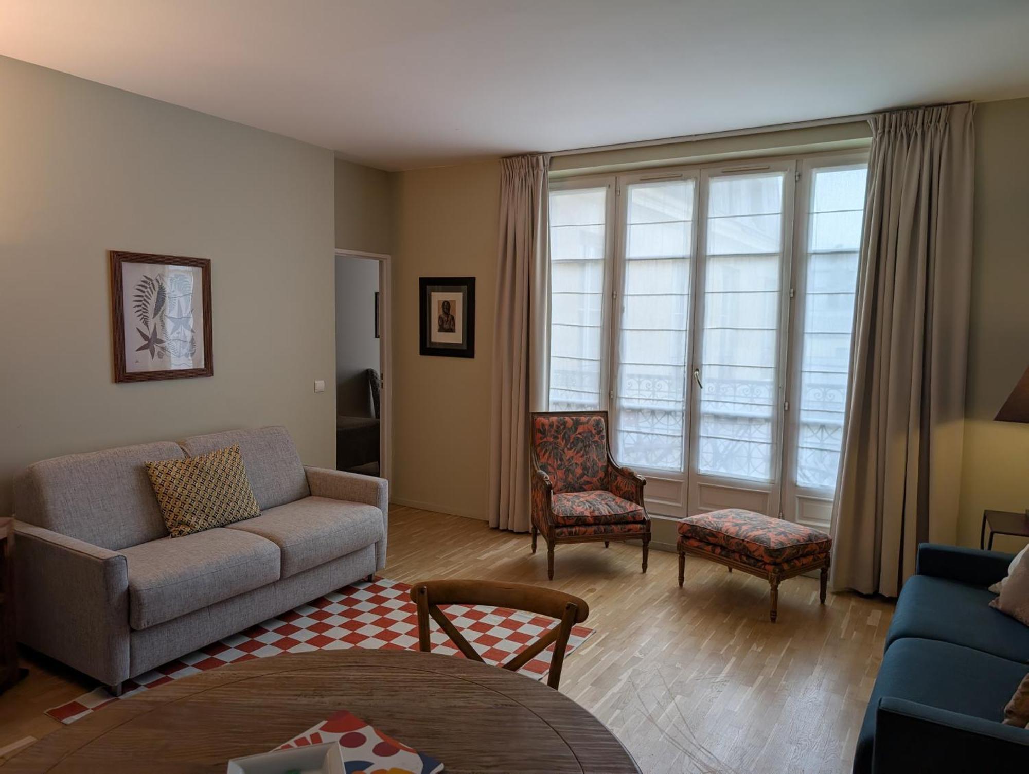 Superior One-Bedroom Apartment
