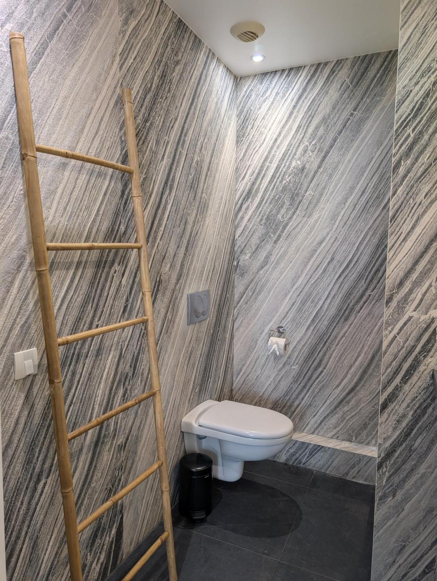 Superior One-Bedroom Apartment