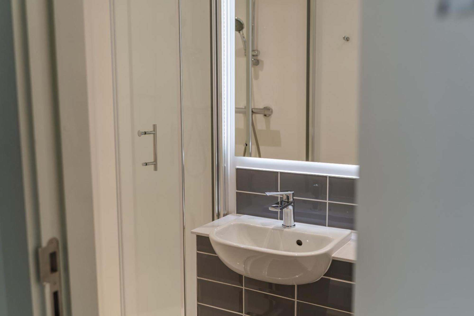Double Room Private Bathroom
