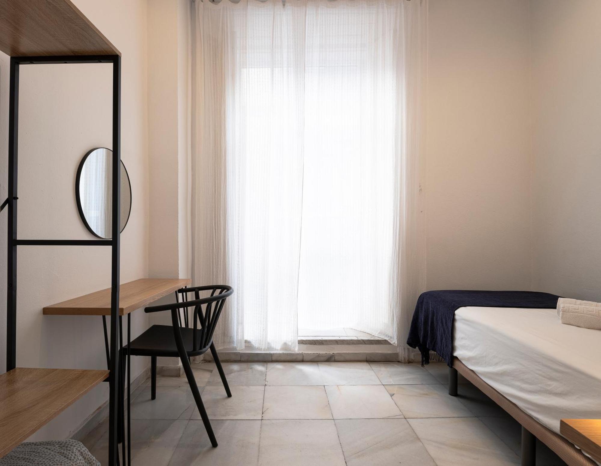 Single Room with Shared Bathroom,1688819727:JPEG