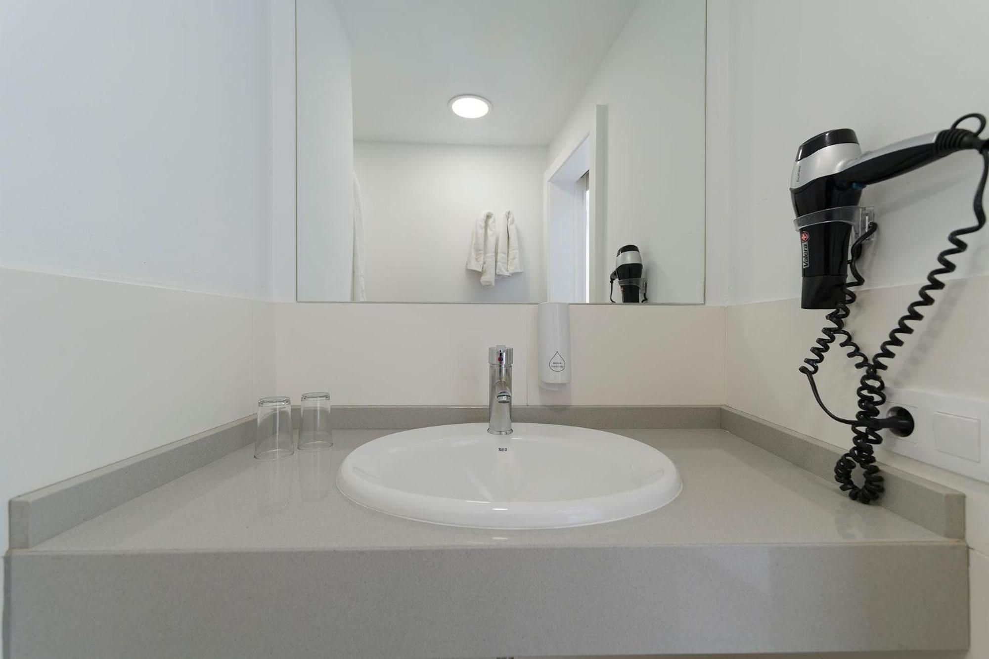 Classic One Bedroom Apartment Terrace 18