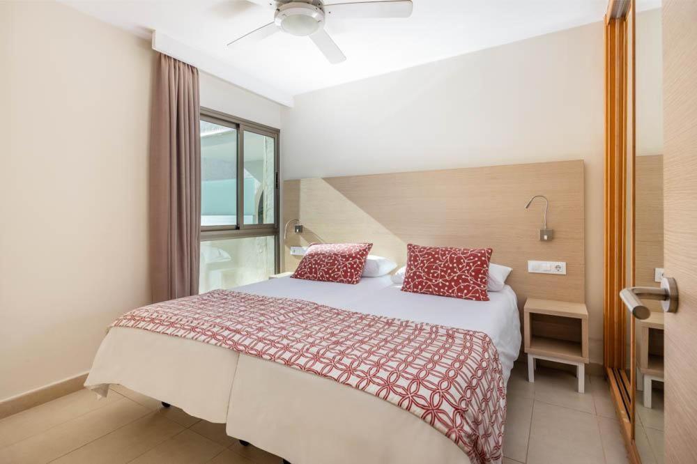 Classic One Bedroom Apartment Balcony or Terrace